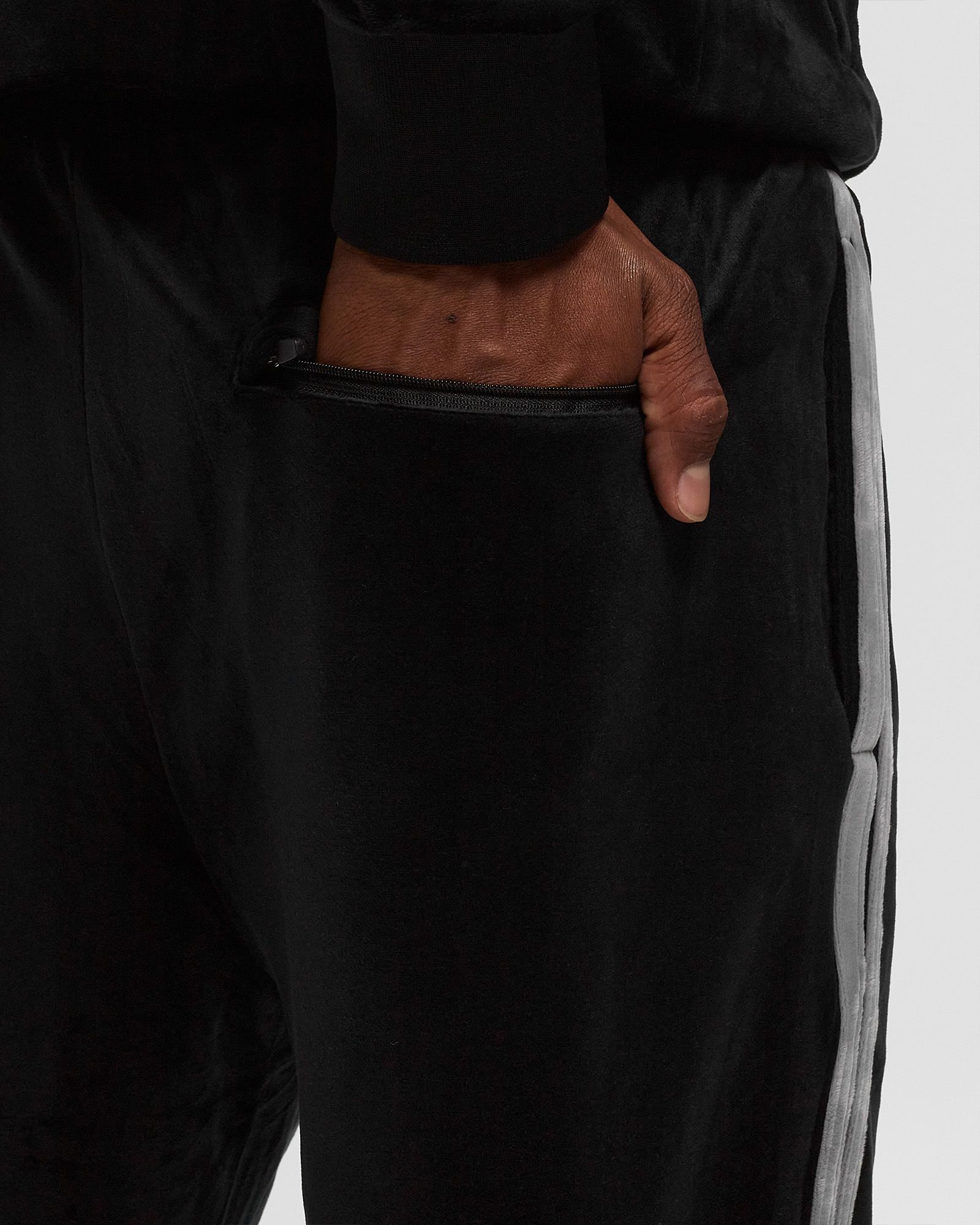 DAMARINDO VELOUR TRACKSUIT