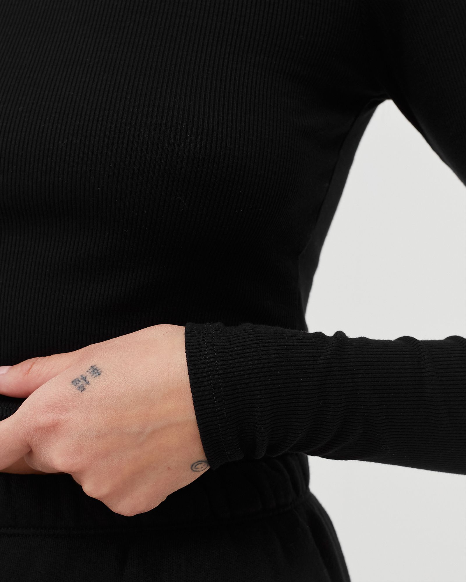 CROPPED CREW LONGSLEEVE