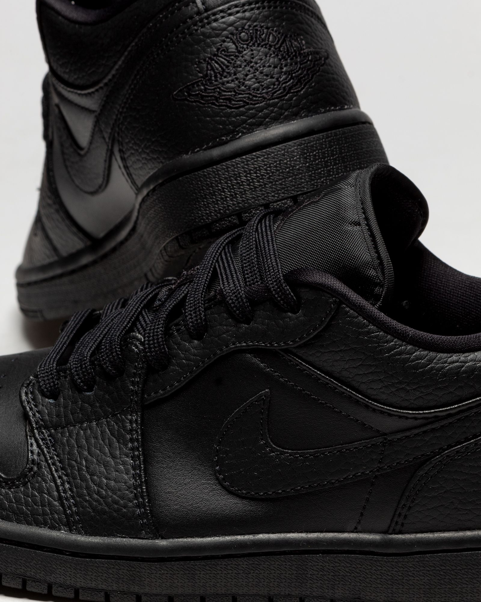 Air Jordan 1 Low Triple Black