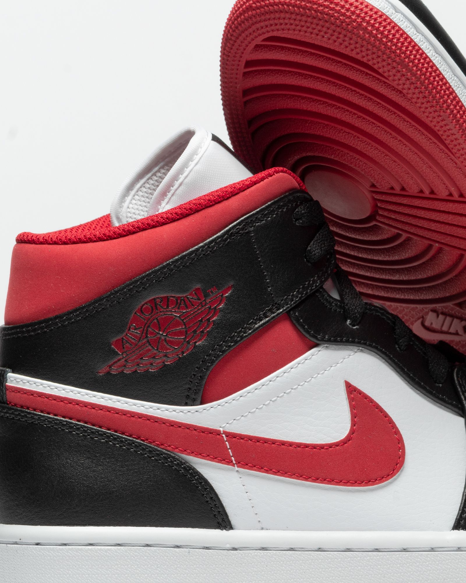 Air Jordan 1 Mid 'Metallic Red'