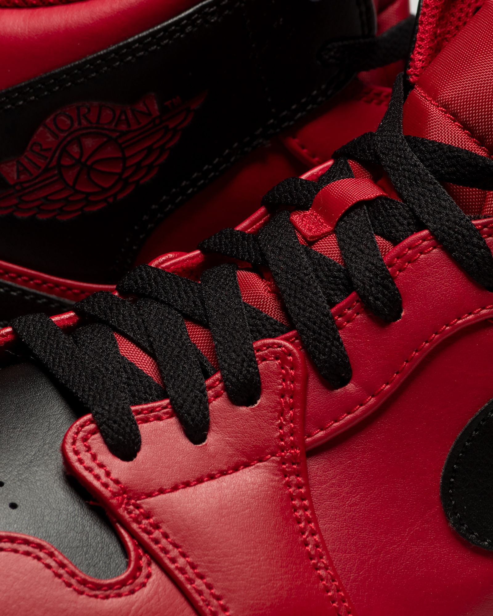 Air Jordan 1 Mid "Reverse Bred"