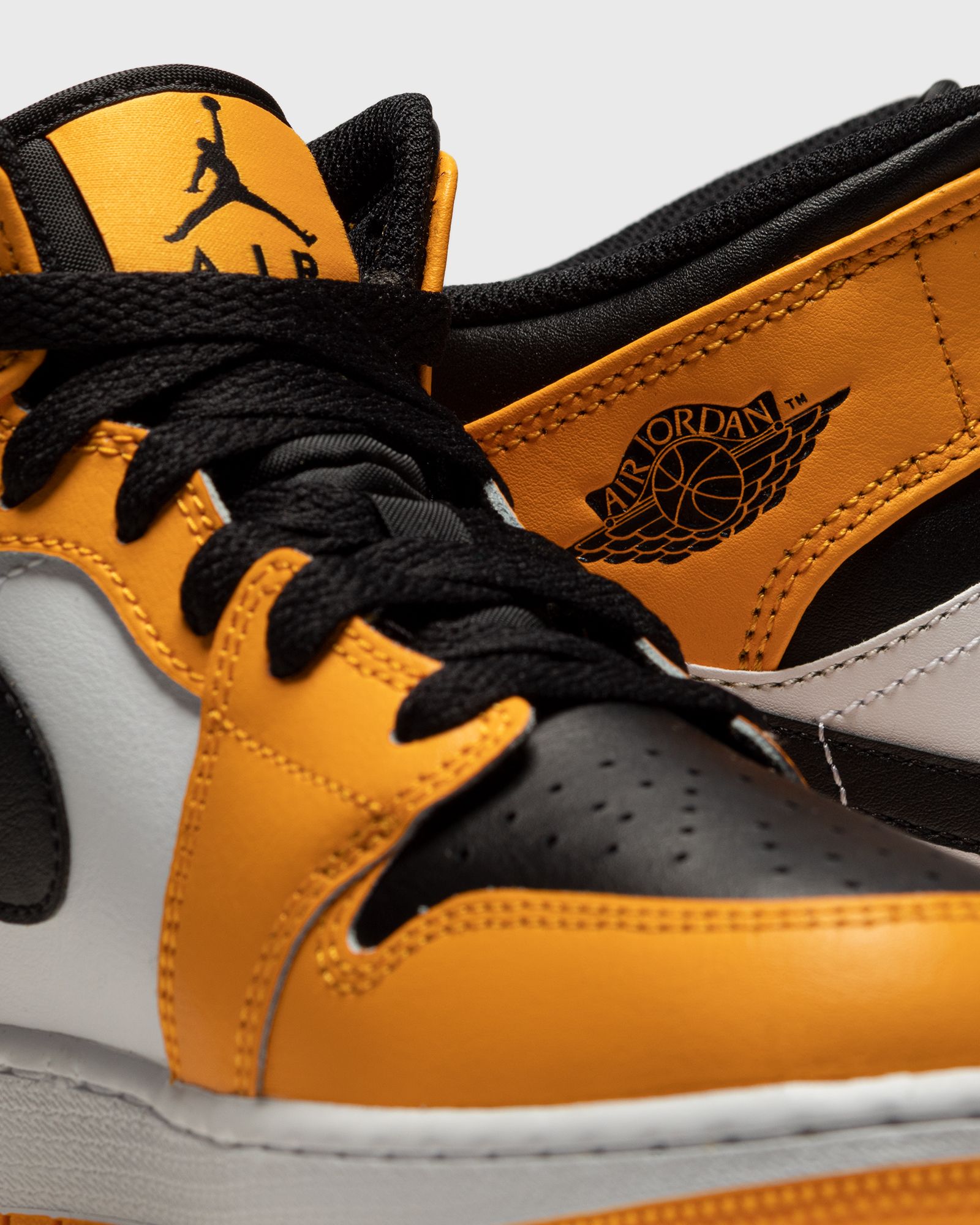 AIR JORDAN 1 MID (GS)