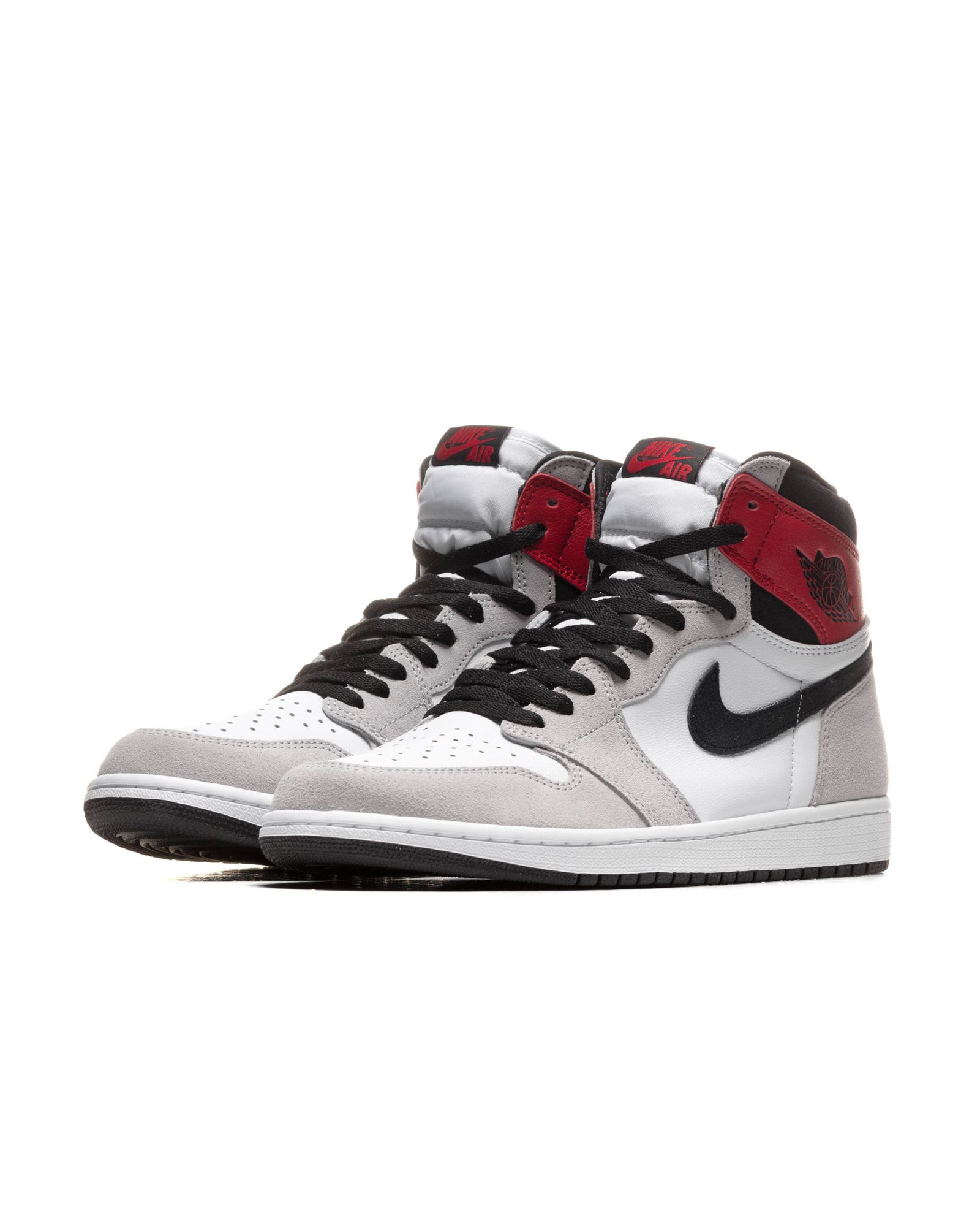 Air Jordan 1 Retro High OG "Light Smoke Grey"