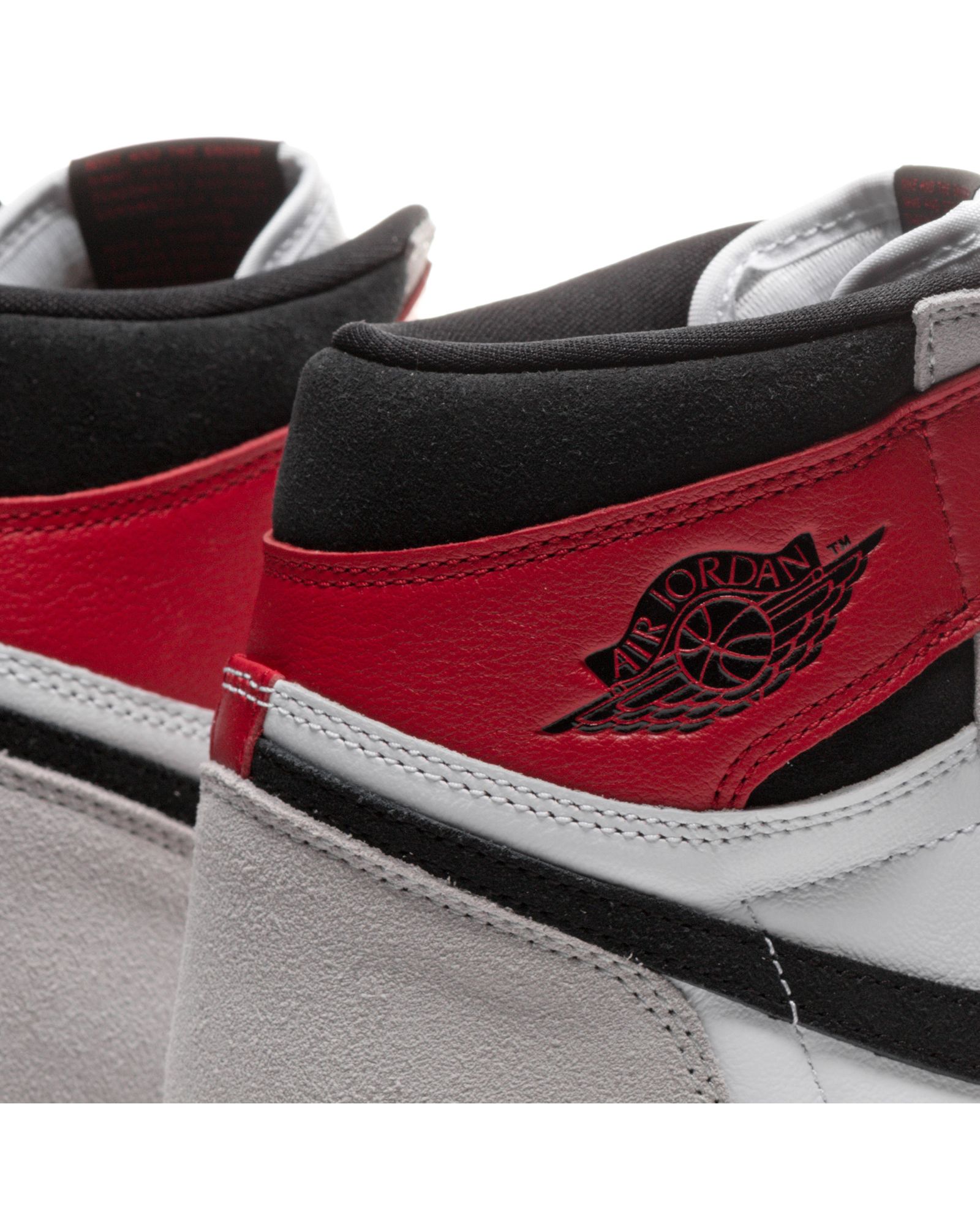 Air Jordan 1 Retro High OG "Light Smoke Grey"