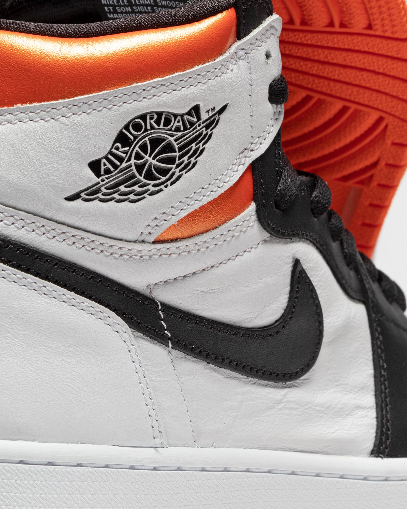 Air jordan 1 Retro High OG "Electro Orange"