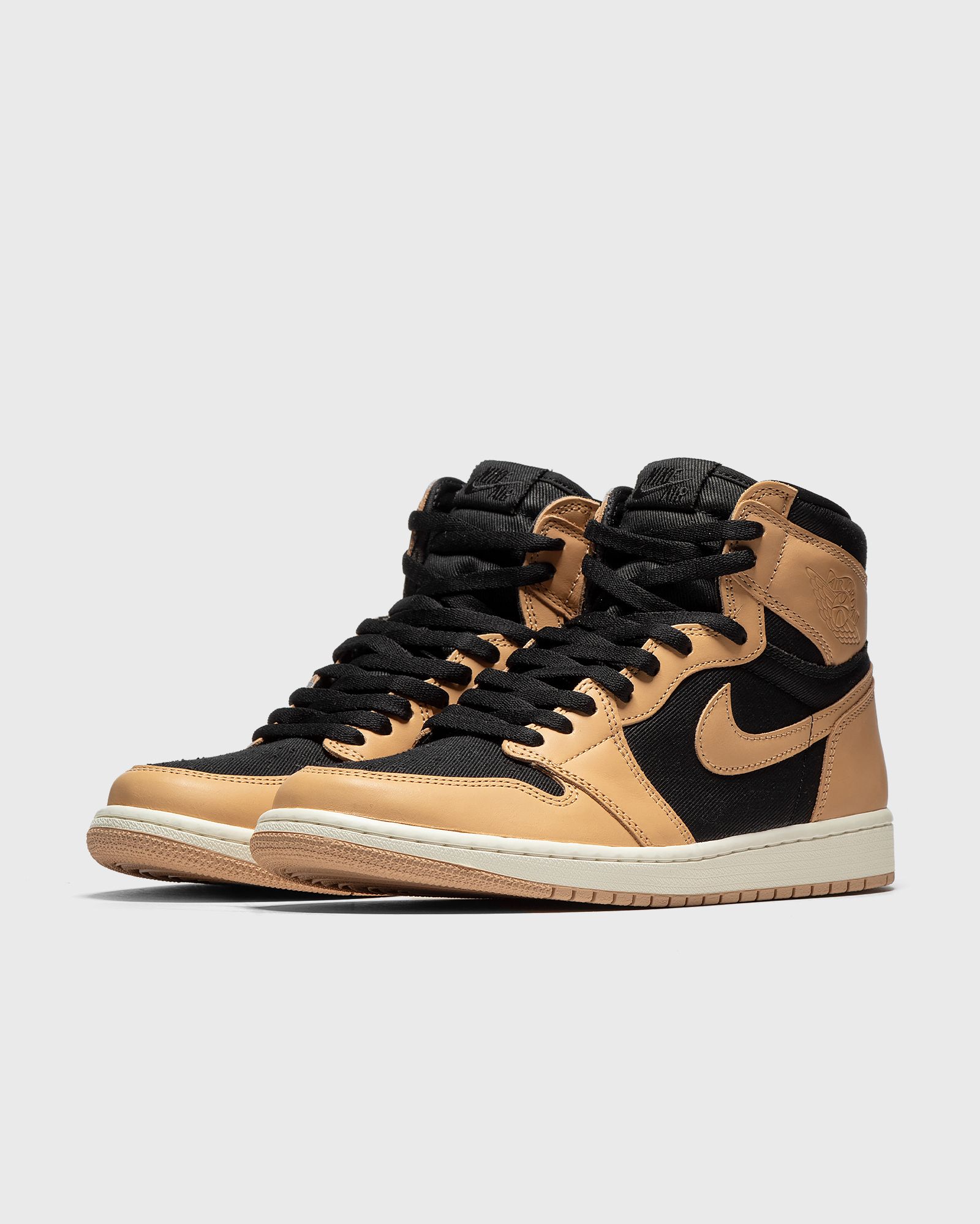 Air Jordan 1 Retro High OG "Heirloom"