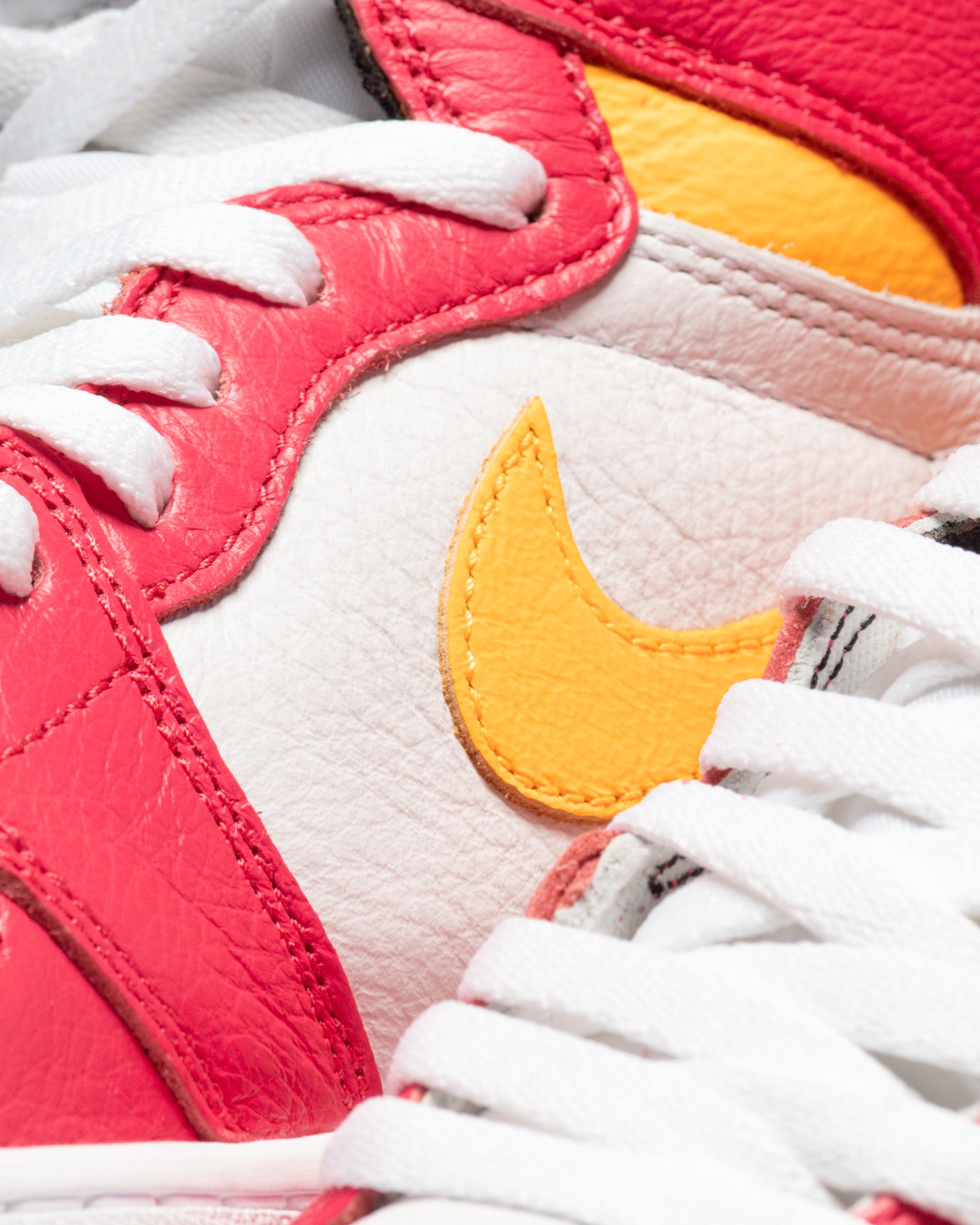 Air Jordan 1 Retro High OG 'Fusion Red'