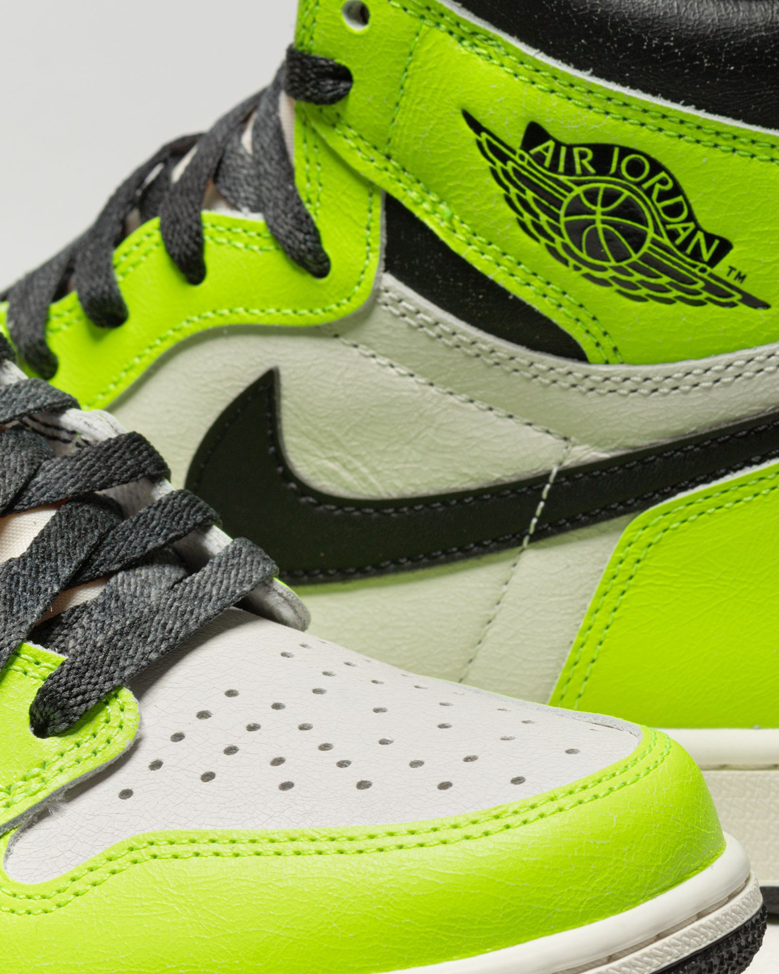 Air Jordan 1 Retro High OG "Visionaire"