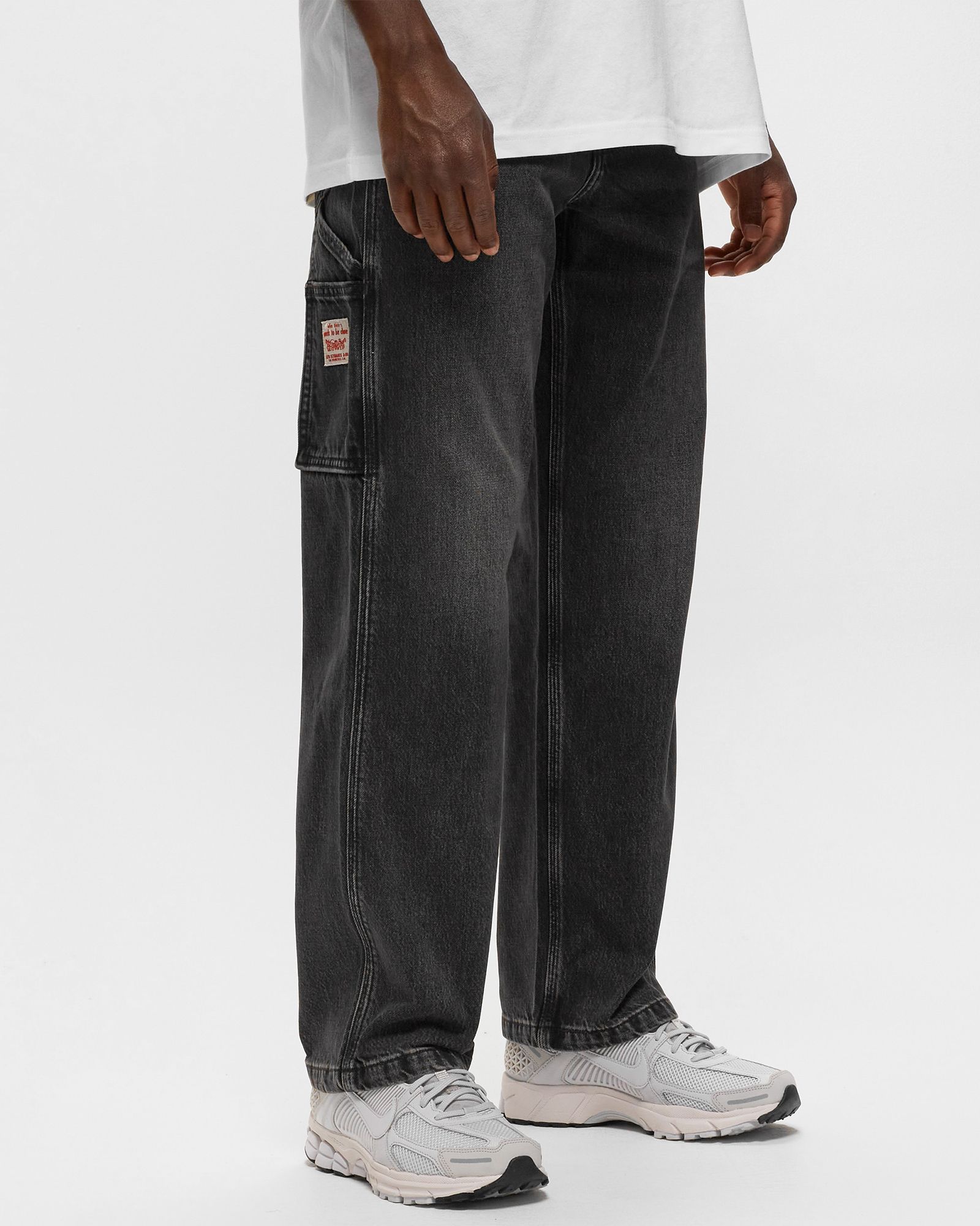 568 STAY LOOSE CARPENTER