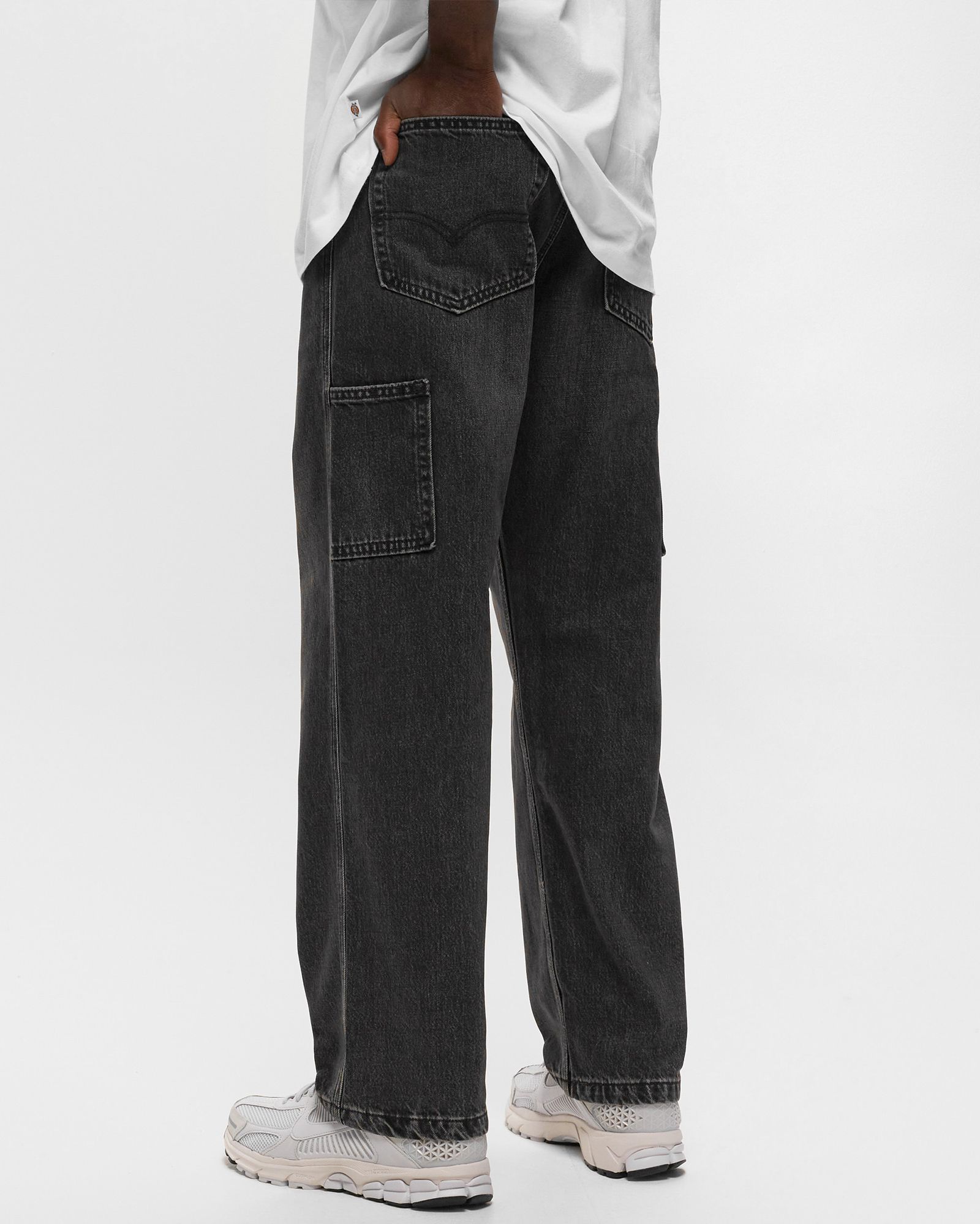 568 STAY LOOSE CARPENTER