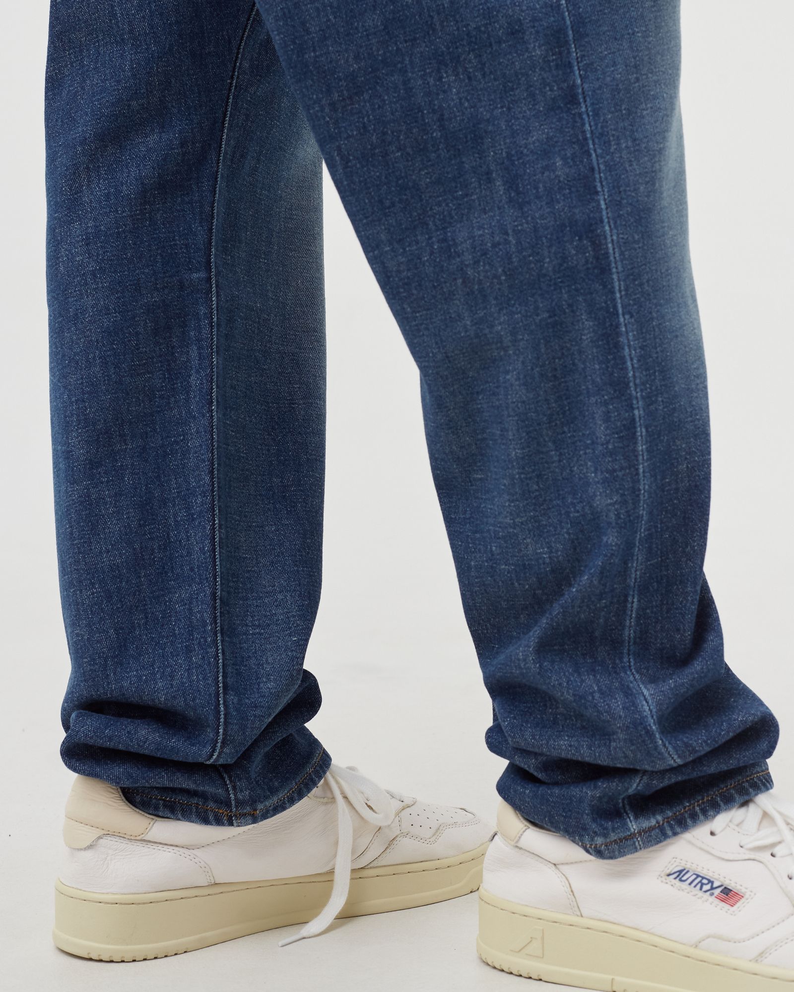 LEVI'S MADE & CRAFTED 502 JEANS (tapered)