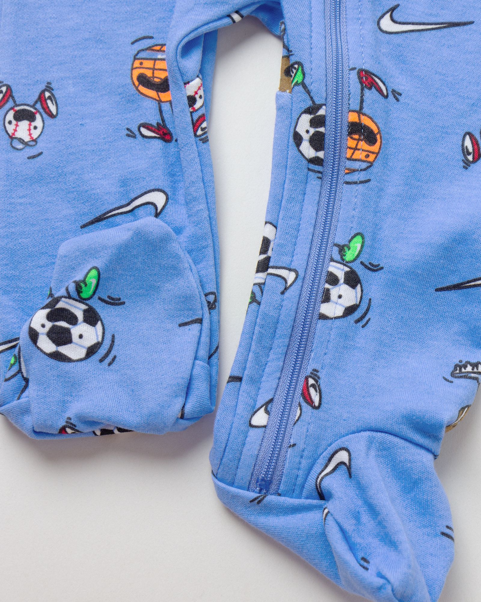 B NSW NIKEMOJI AOP INTLK FC