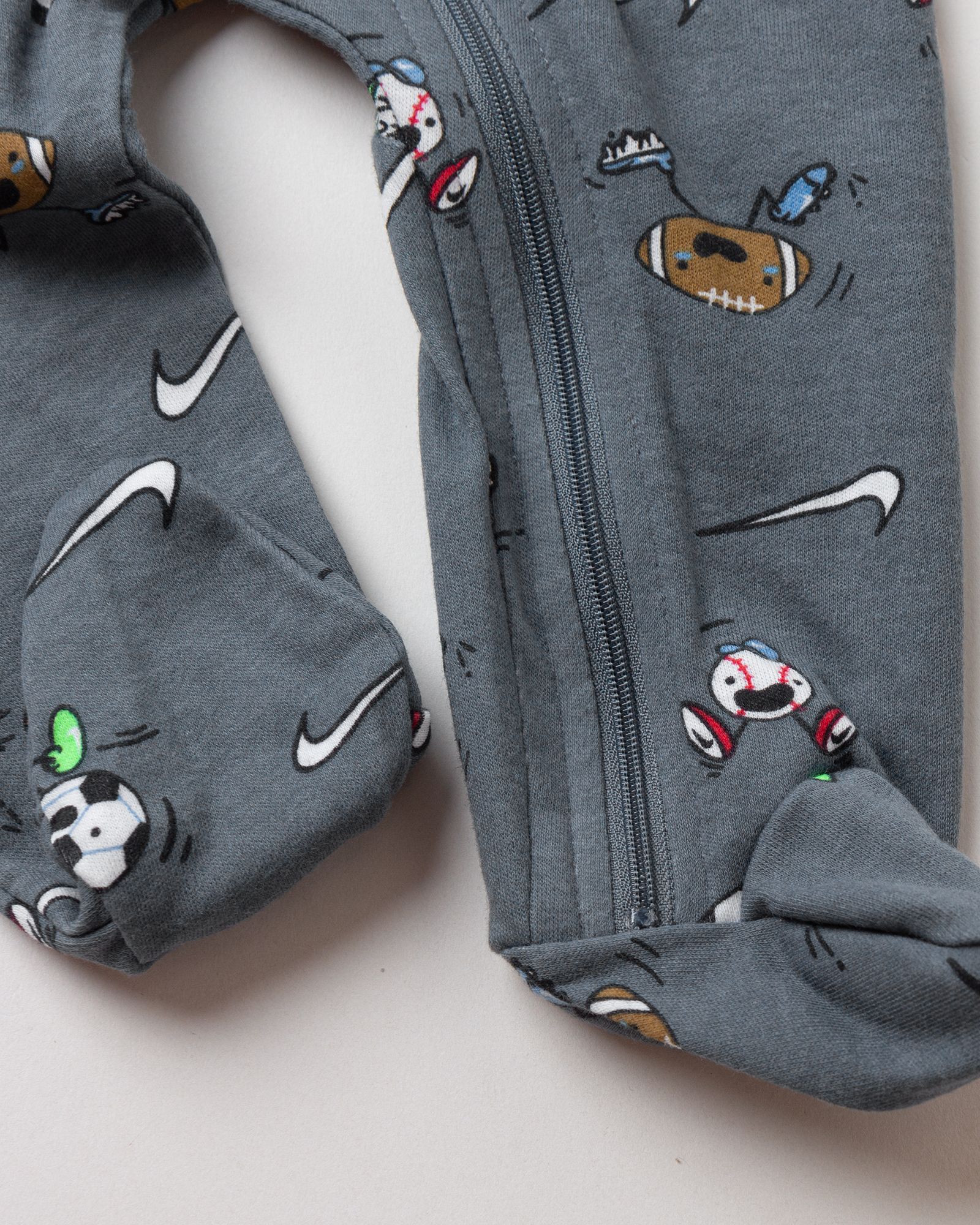 B NSW NIKEMOJI AOP INTLK FC