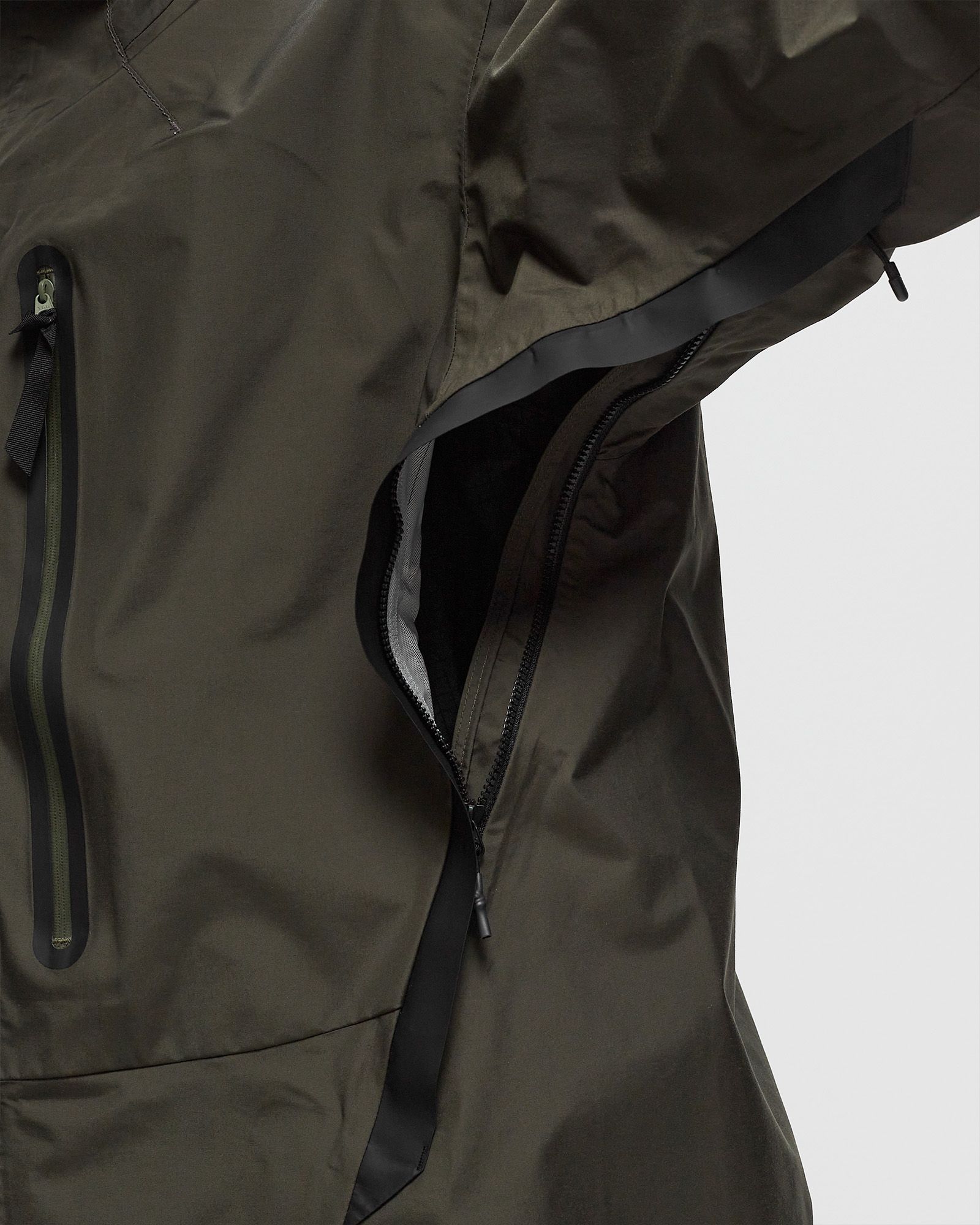 2.5L HIKER RAIN JACKET