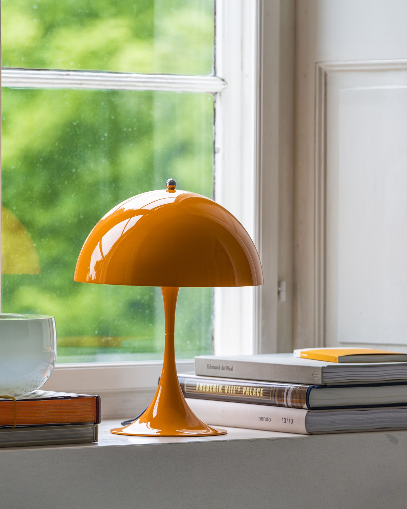 Panthella 250 Table Lamp - Universal Plug