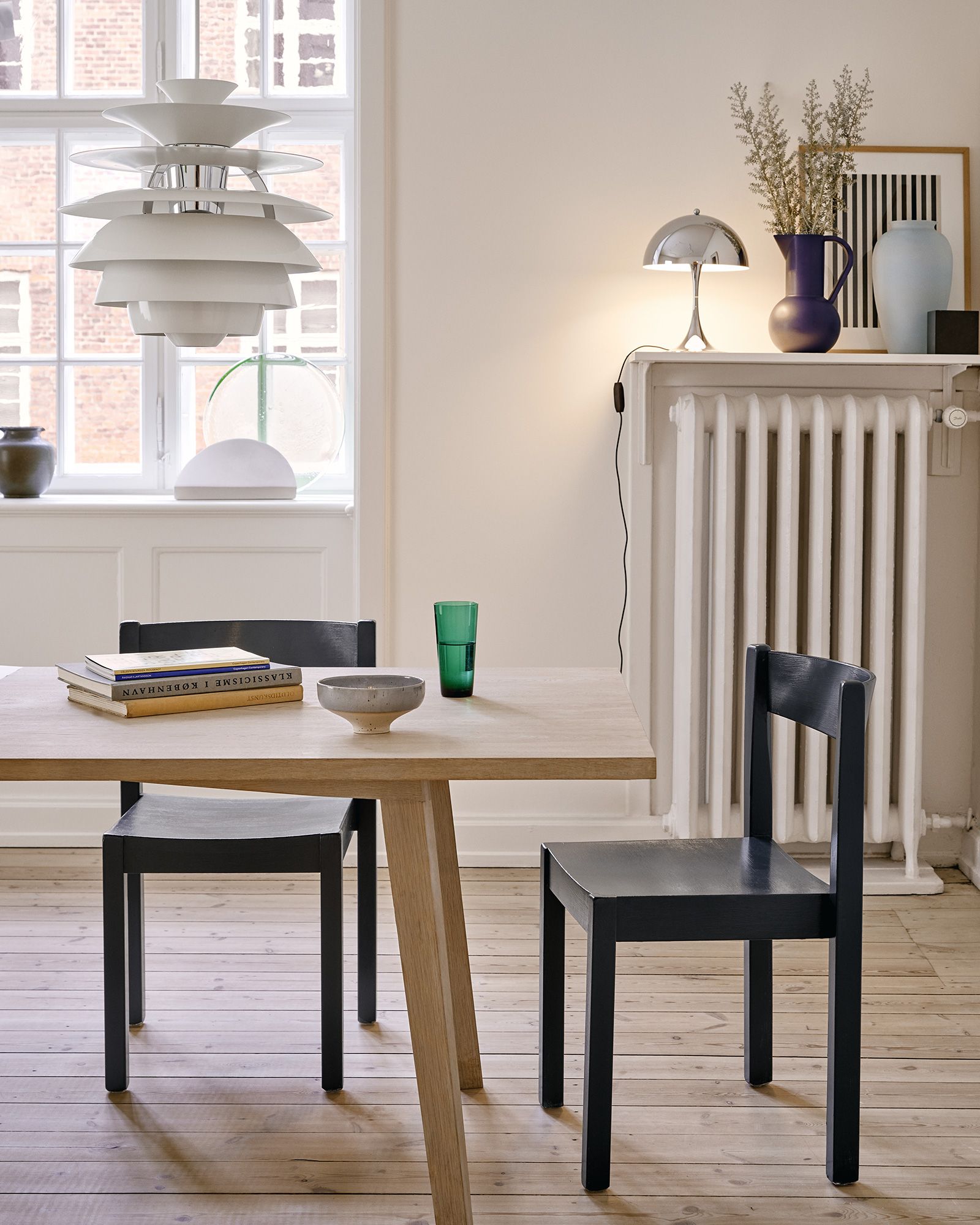 Panthella 250 Table Lamp - Universal Plug