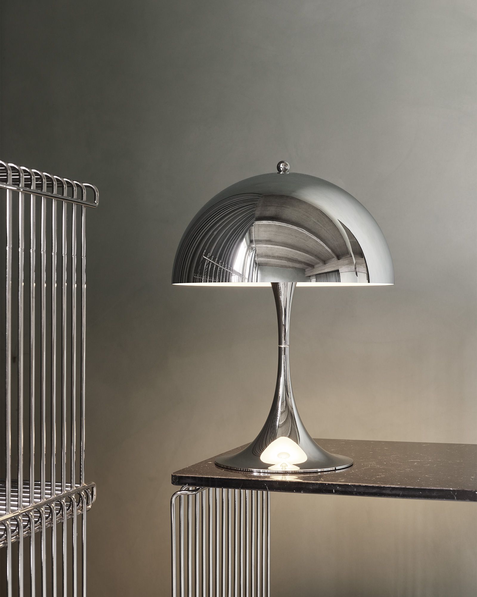 Panthella 250 Table Lamp - Universal Plug