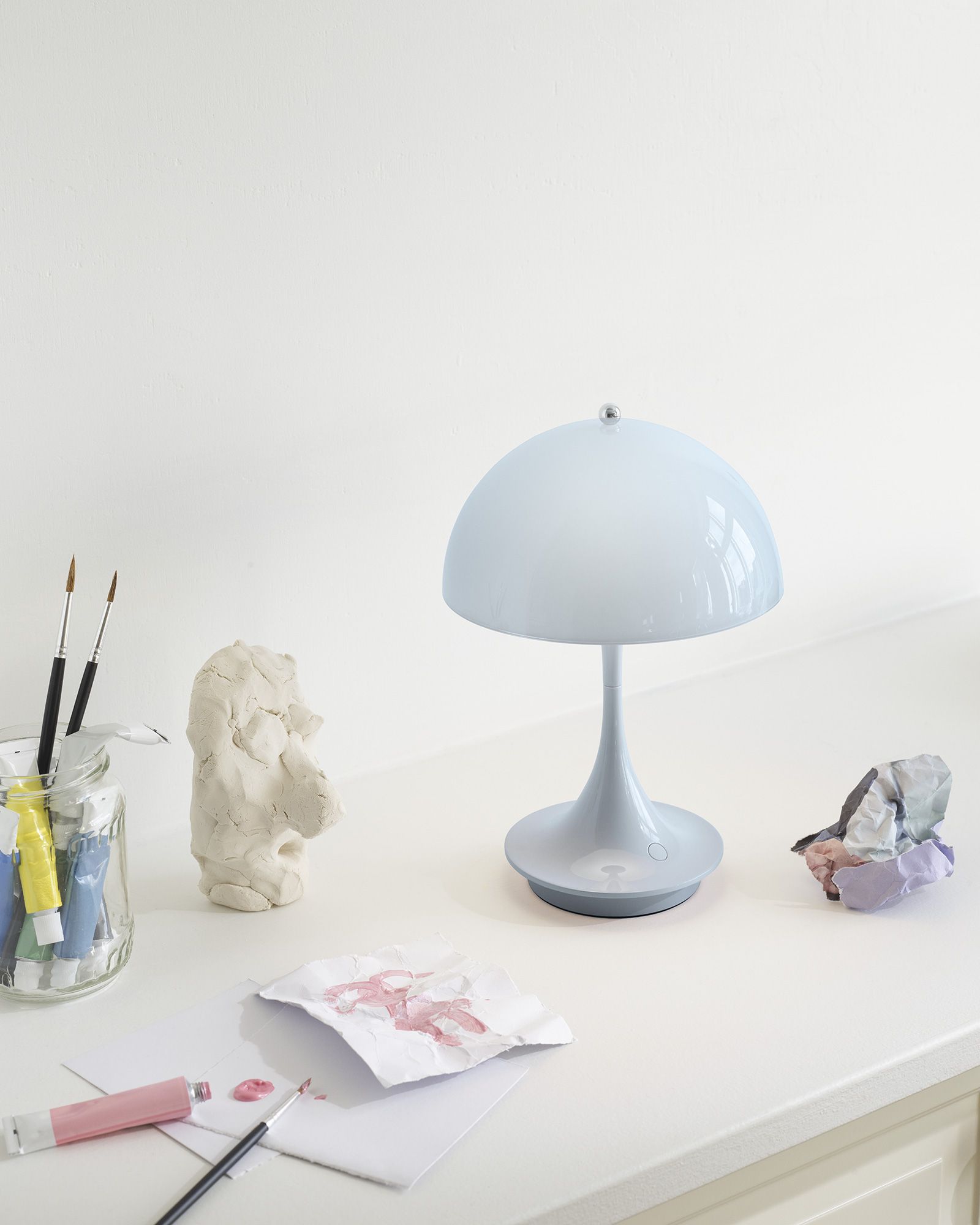 Panthella 160 Portable Pale Blue Acryl - UNIVERSAL PLUG