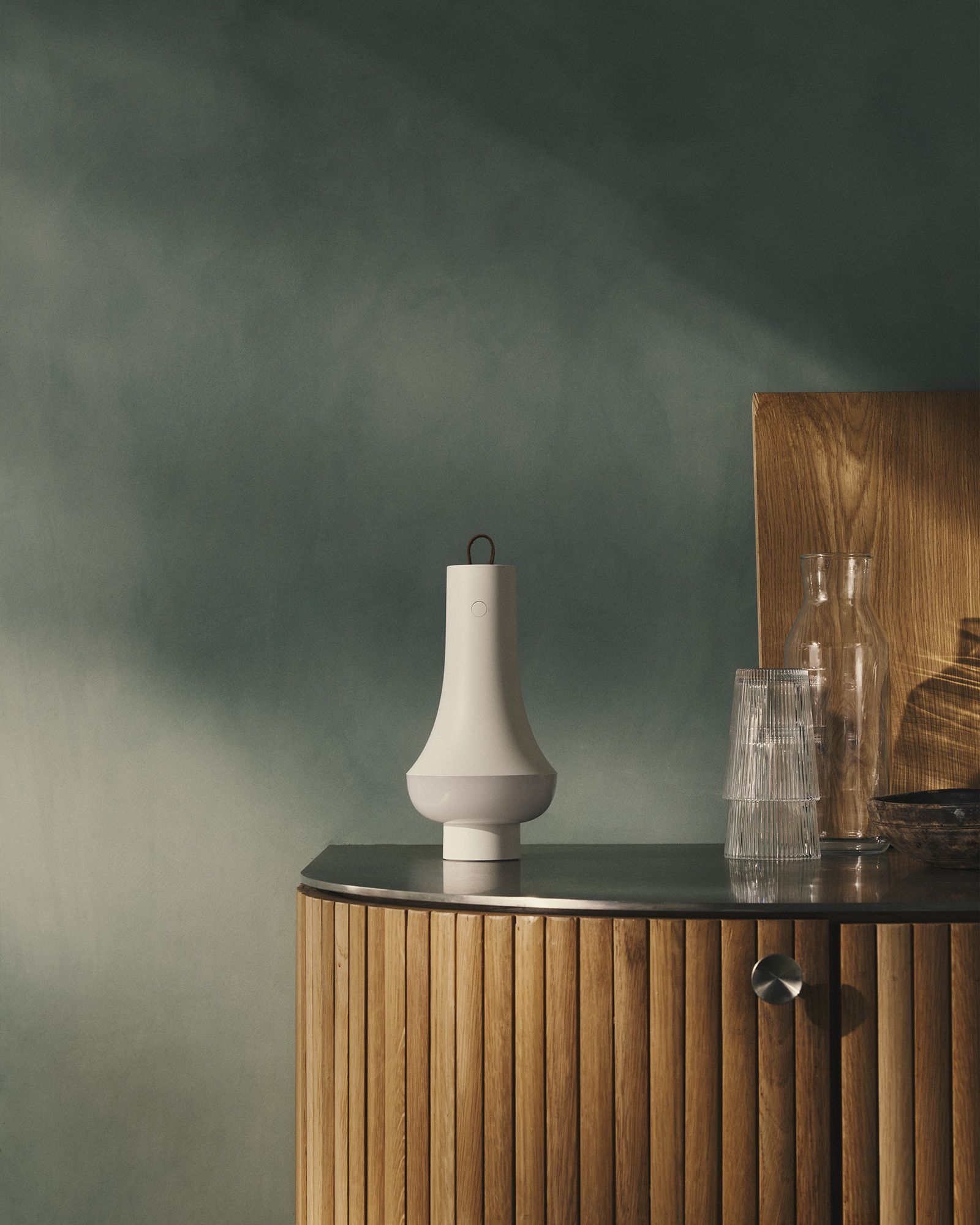 Tomoshi Portable - Universal Plug