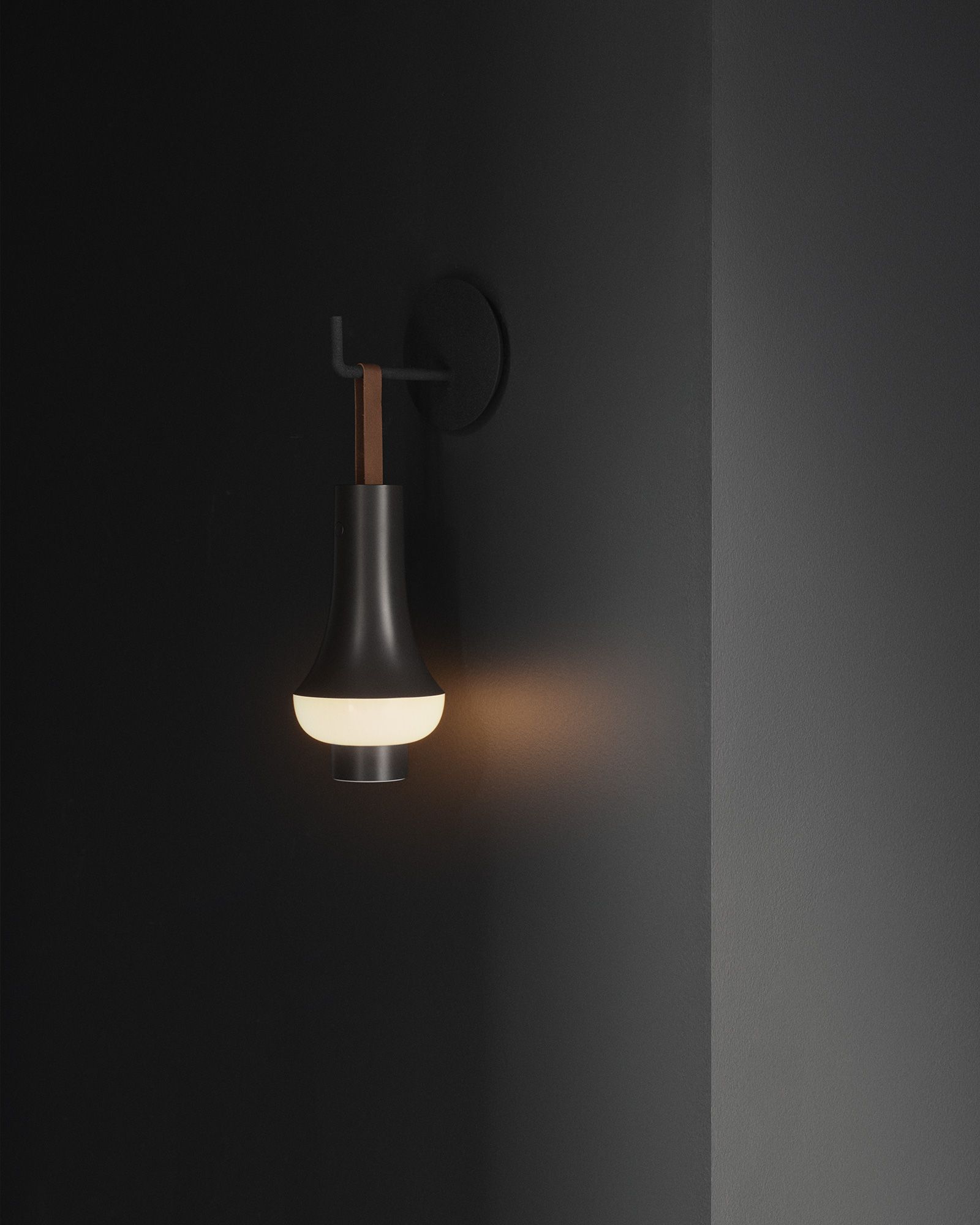 Tomoshi Portable - Universal Plug