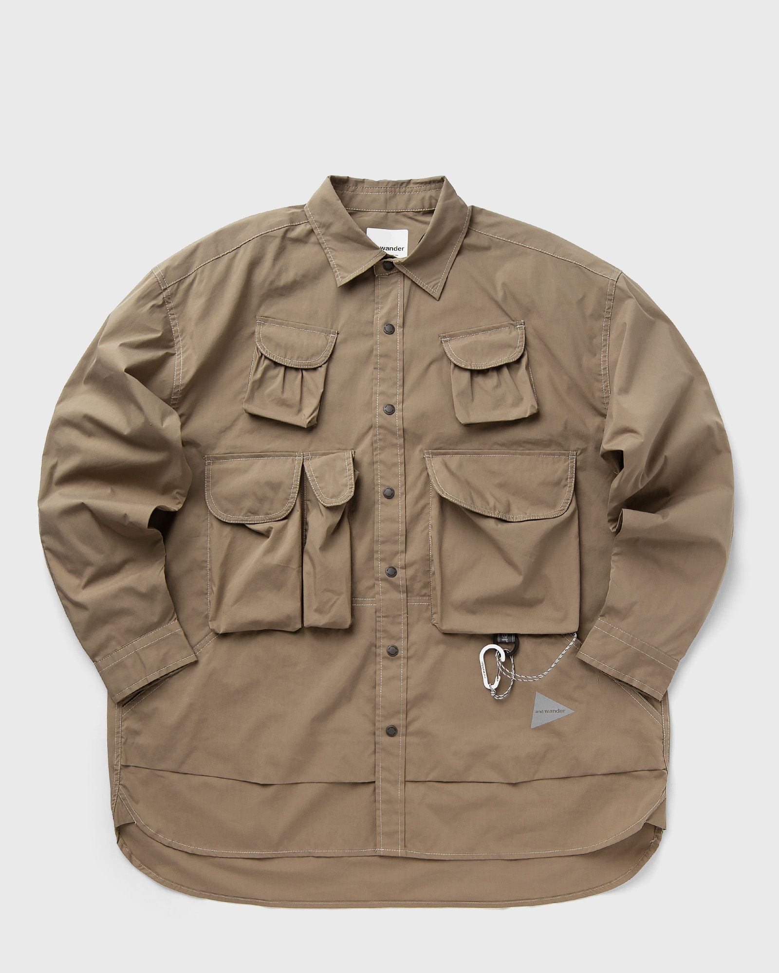 And Wander - multi pocket shirt (m) men longsleeves beige in größe:xxl