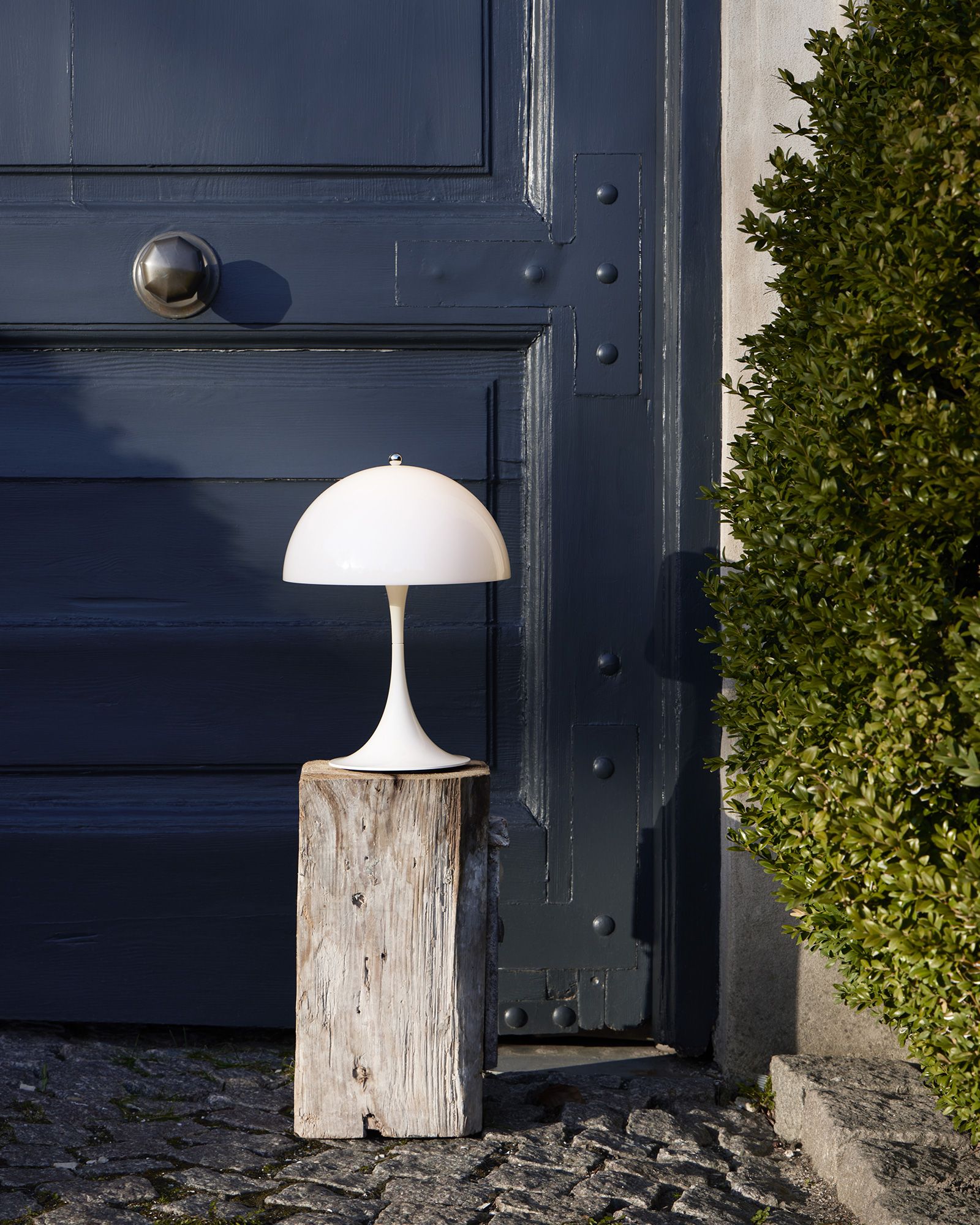 Panthella 250 Portable Lamp Opal - Universal Plug