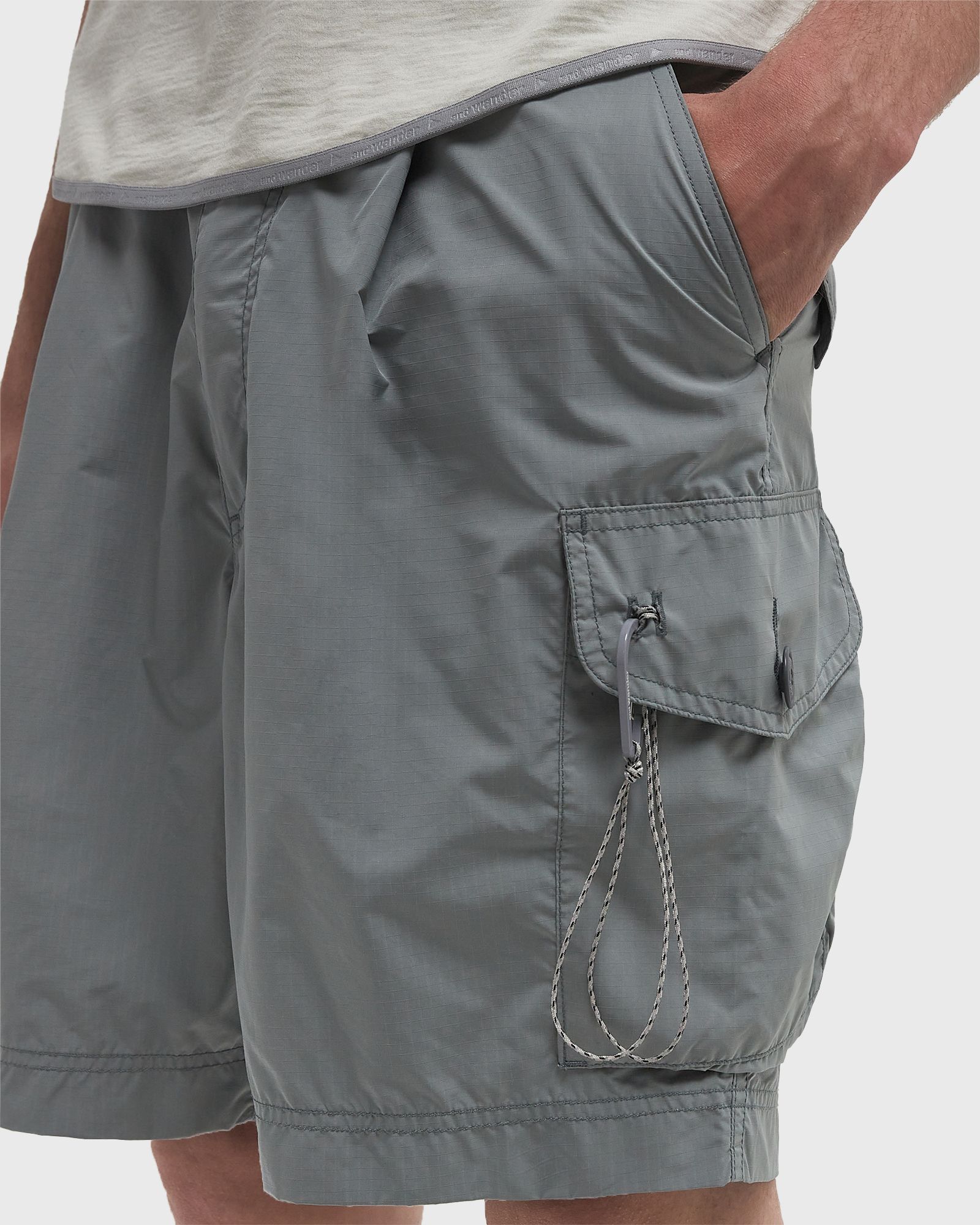 OVERSIZED CARGO SHORTS