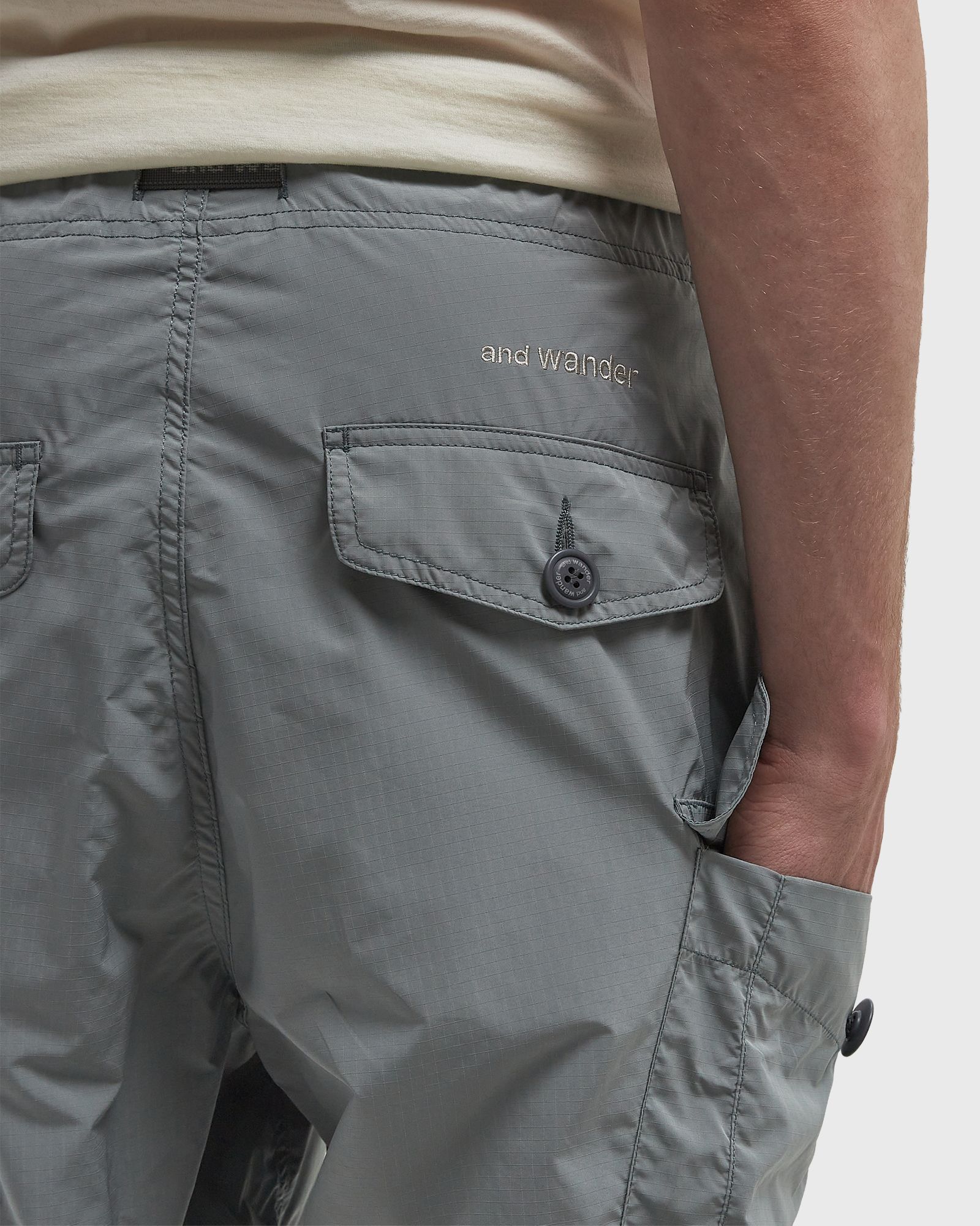OVERSIZED CARGO SHORTS