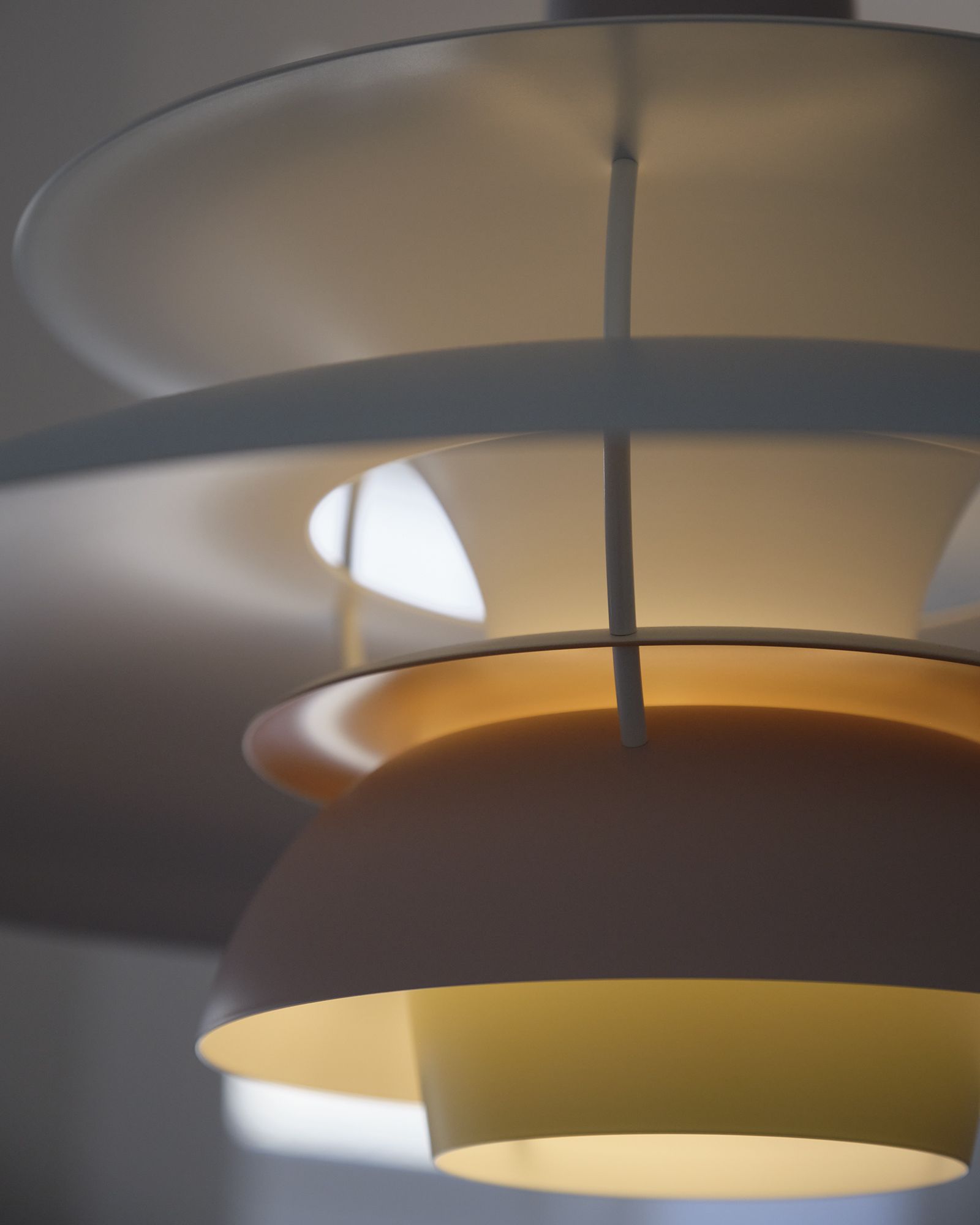 PH 5 Pastels Oyster - Universal Plug