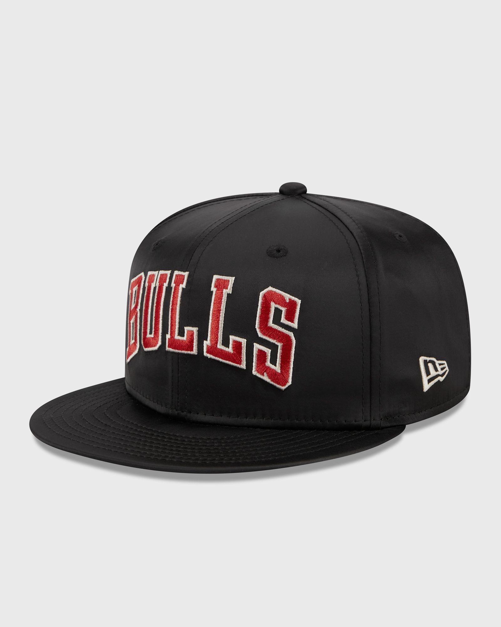 SATIN SCRIPT 18603 CHICAGO BULLS OTC