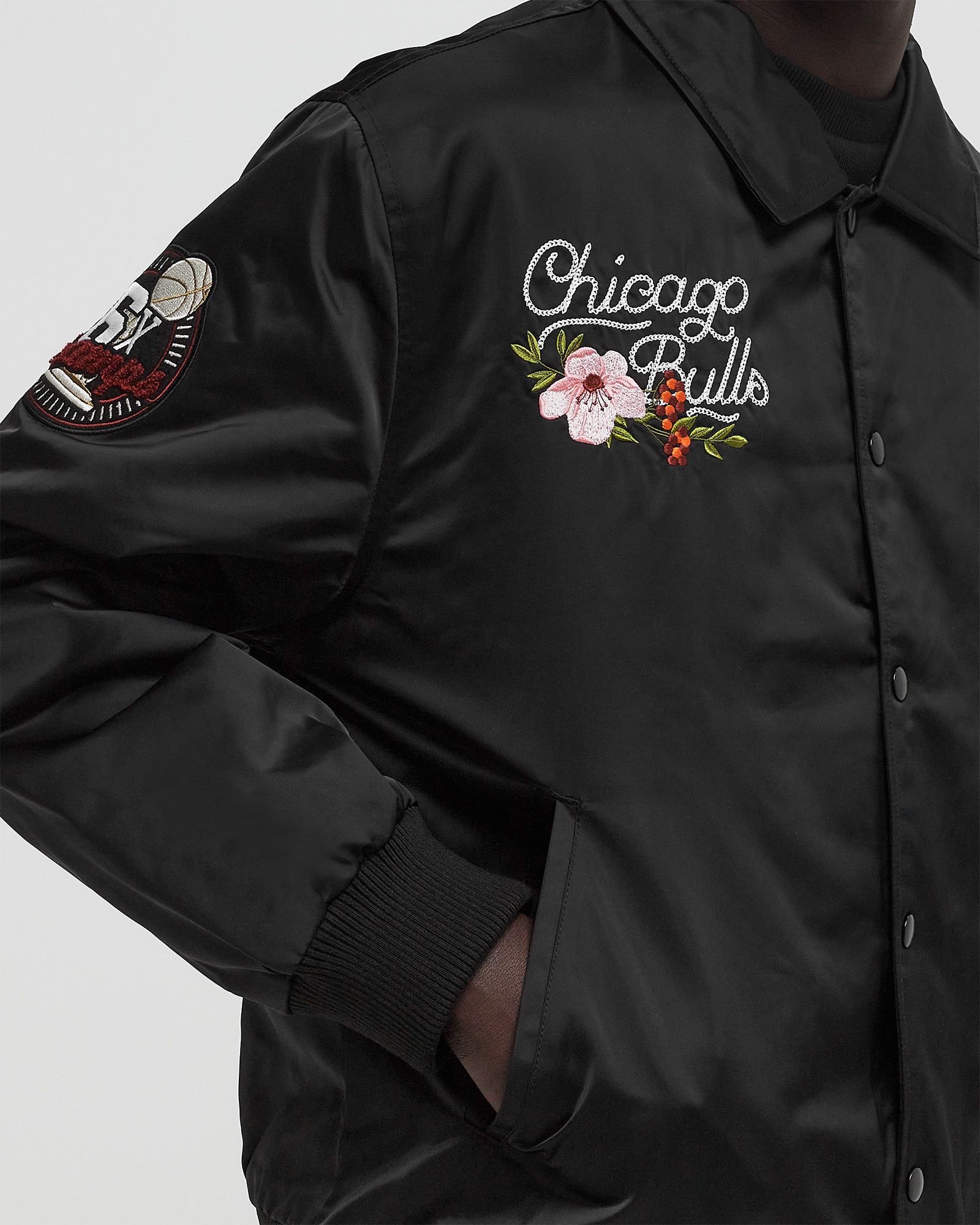 NBA FLORAL SATIN JACKET CHICAGO BULLS
