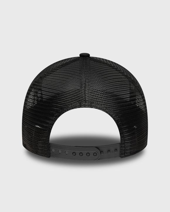 OVAL DISTRESS PATCH TRUCKER