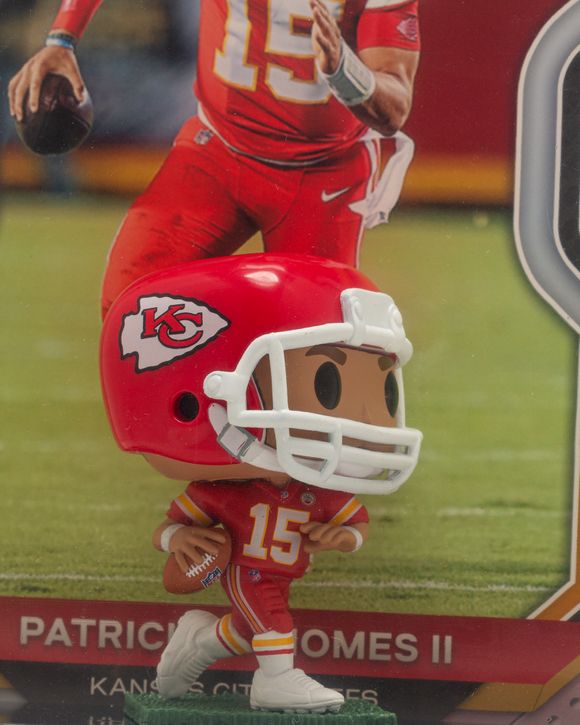 Patrick Mahomes (Kansas City Chiefs) Funko Gold 5 NFL