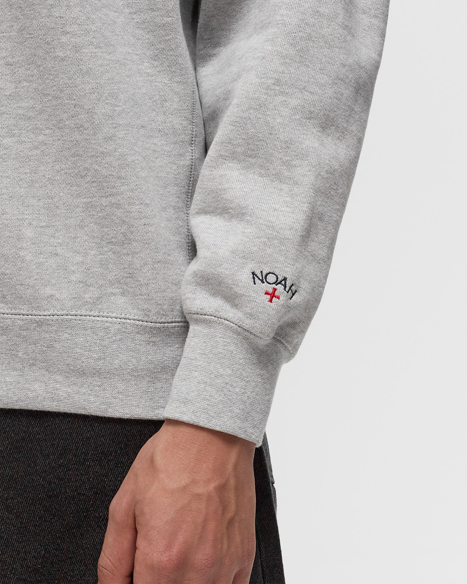 x NOAH Crewneck