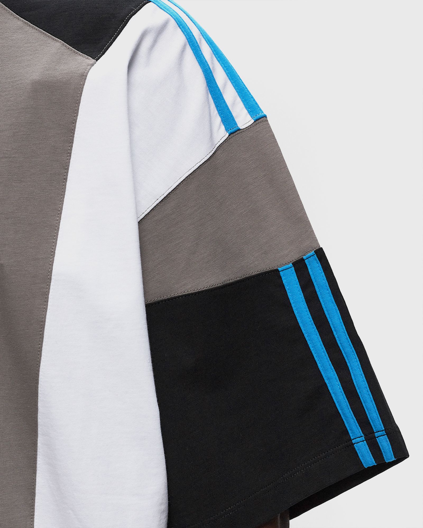 OVERSIZED PANELLED TEE