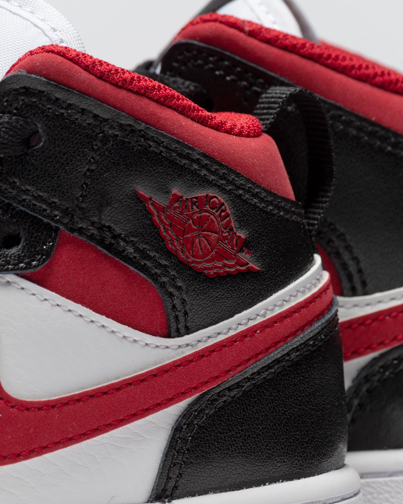 Jordan 1 Mid (PS) 'Metallic Red'
