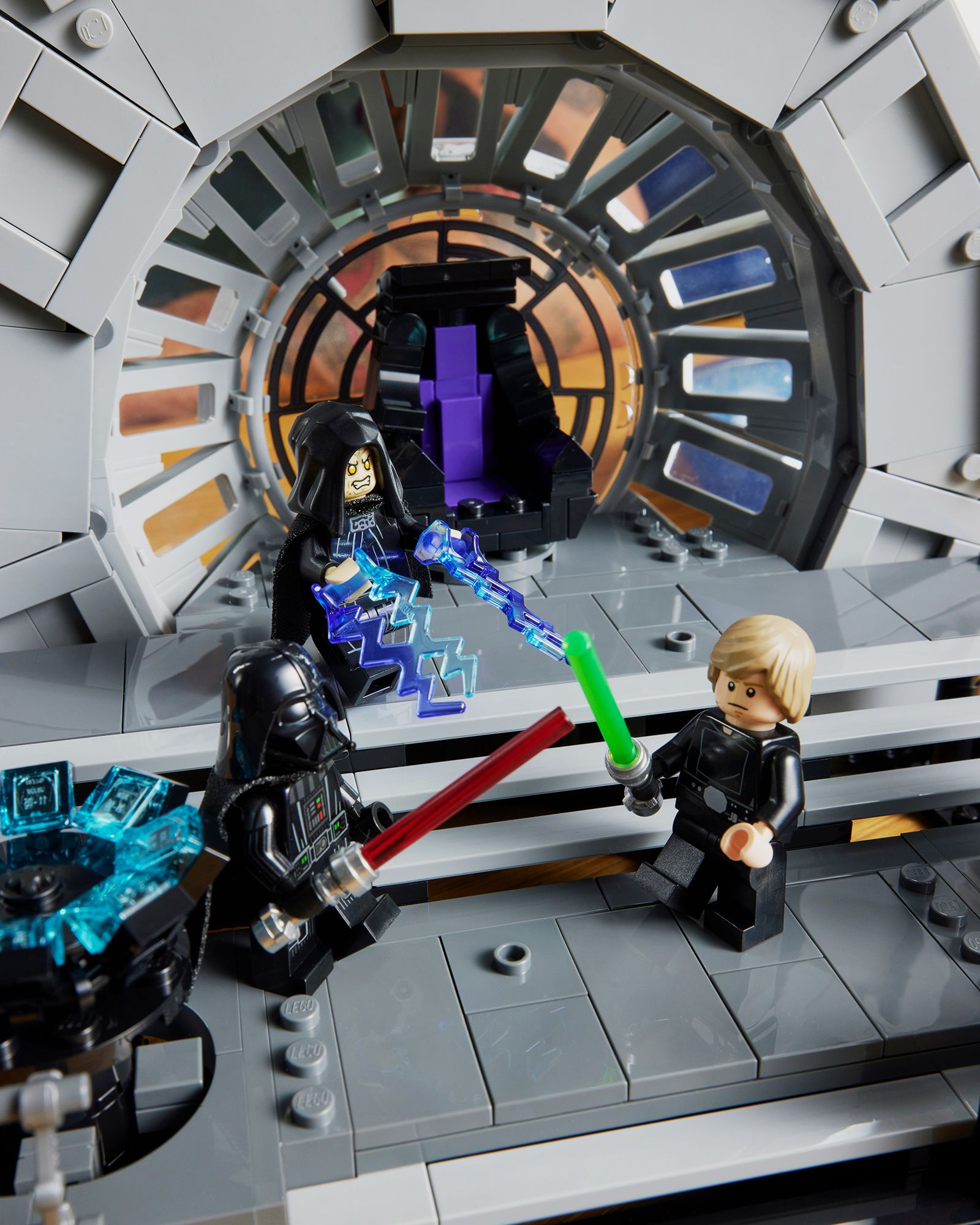 EMPEROR'S THRONE ROOM™ DIORAMA