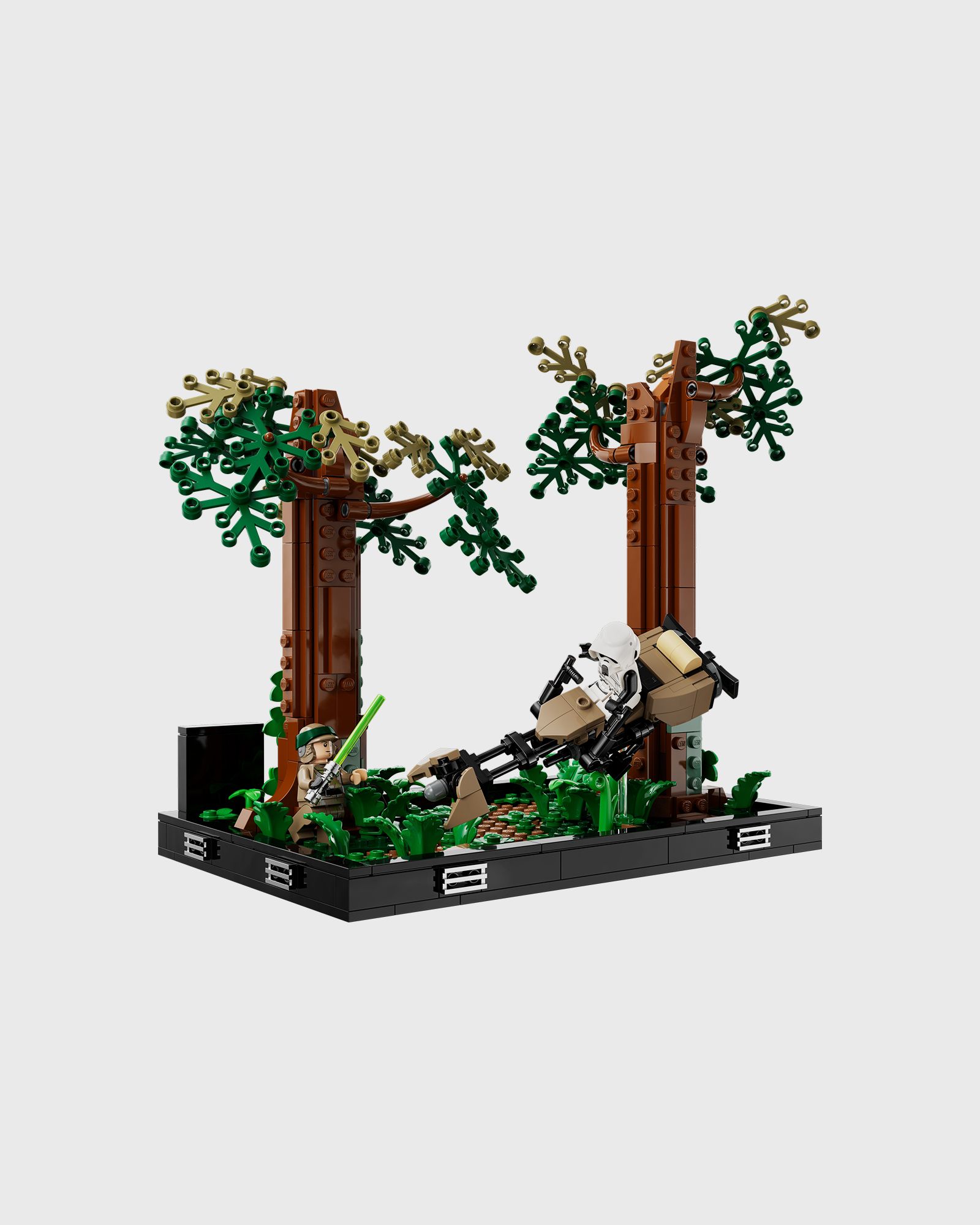 ENDOR™ SPEEDER CHASE DIORAMA