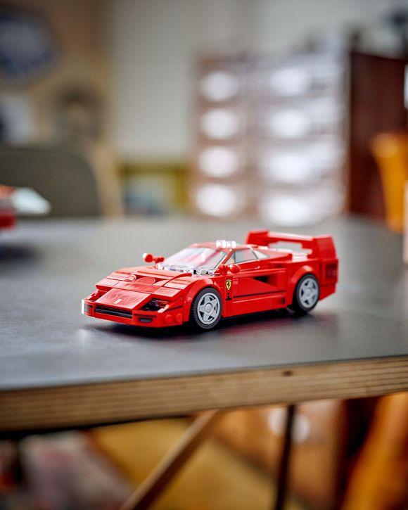 Ferrari F40 Supercar - 76934