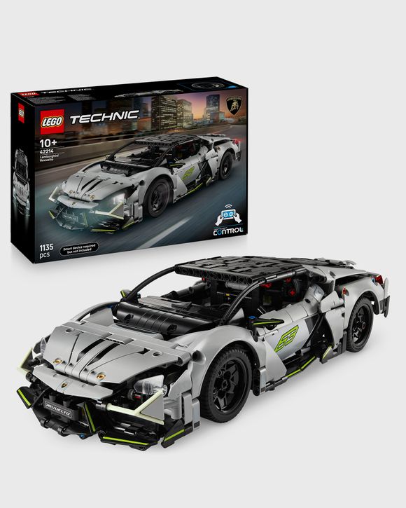 Lamborghini Revuelto Supersportscar - 42214