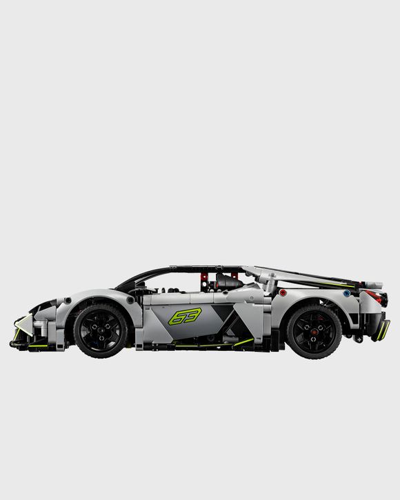 Lamborghini Revuelto Supersportscar - 42214