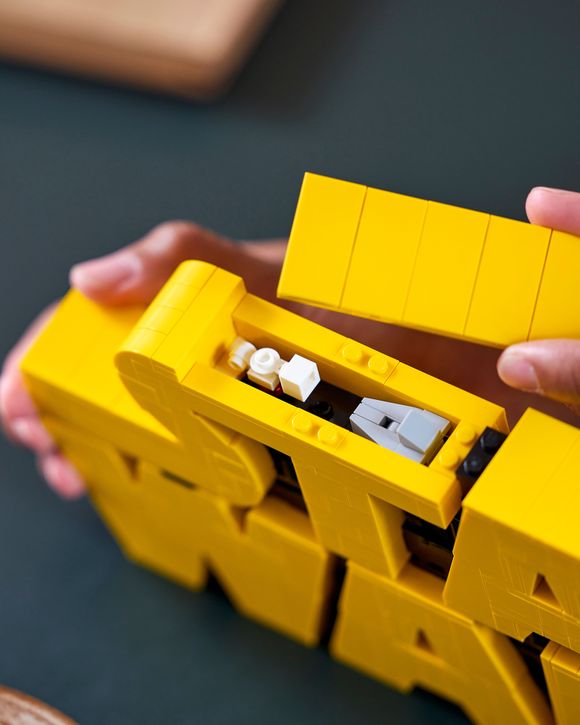 Brick-Built Star Wars™ Logo - 75407