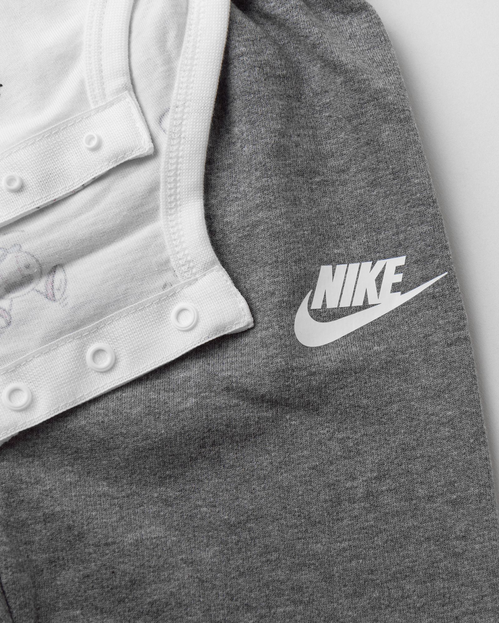 B NSW NIKEMOJI LS BSPS