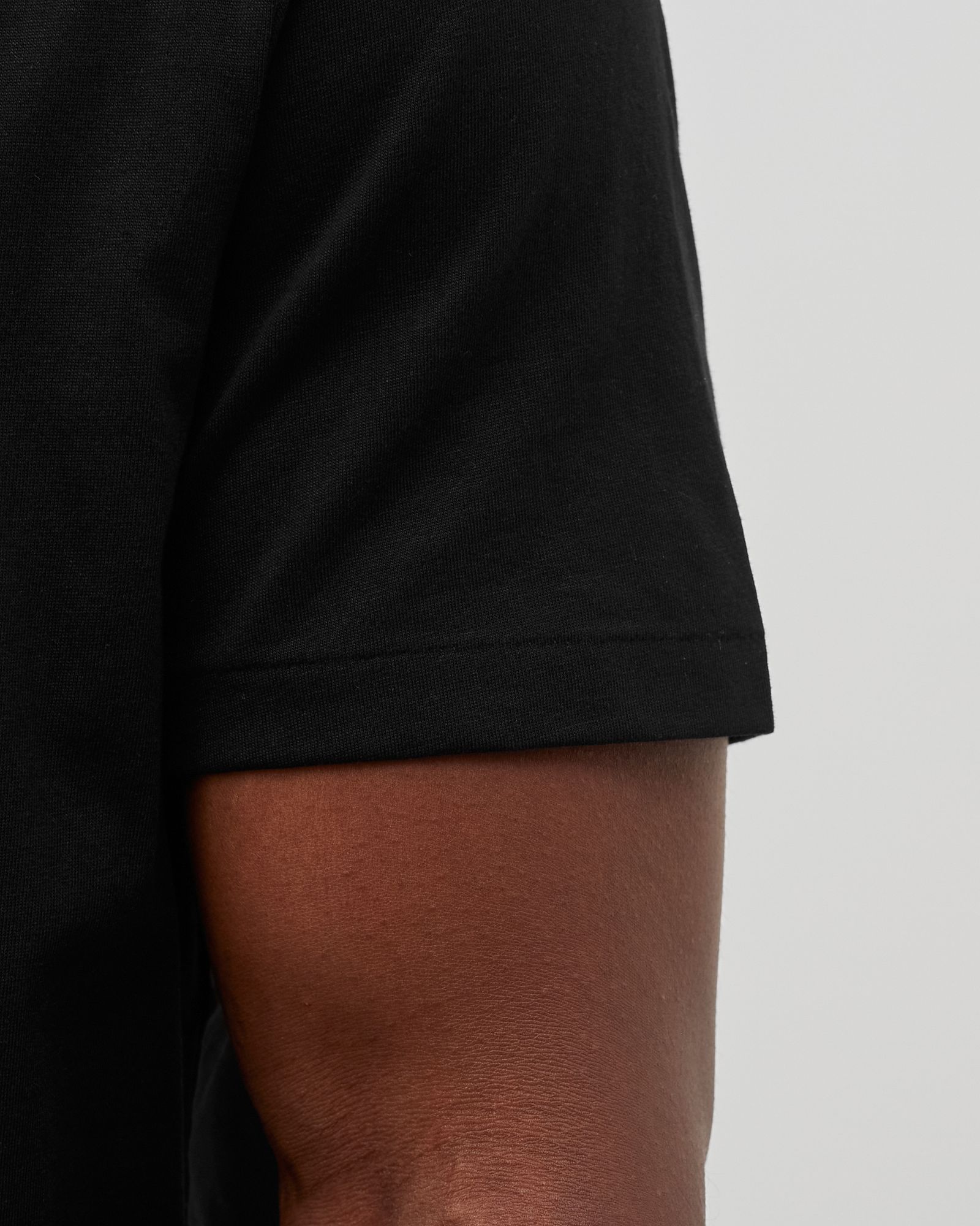 CUSTOM SLIM FIT CREWNECK TEE