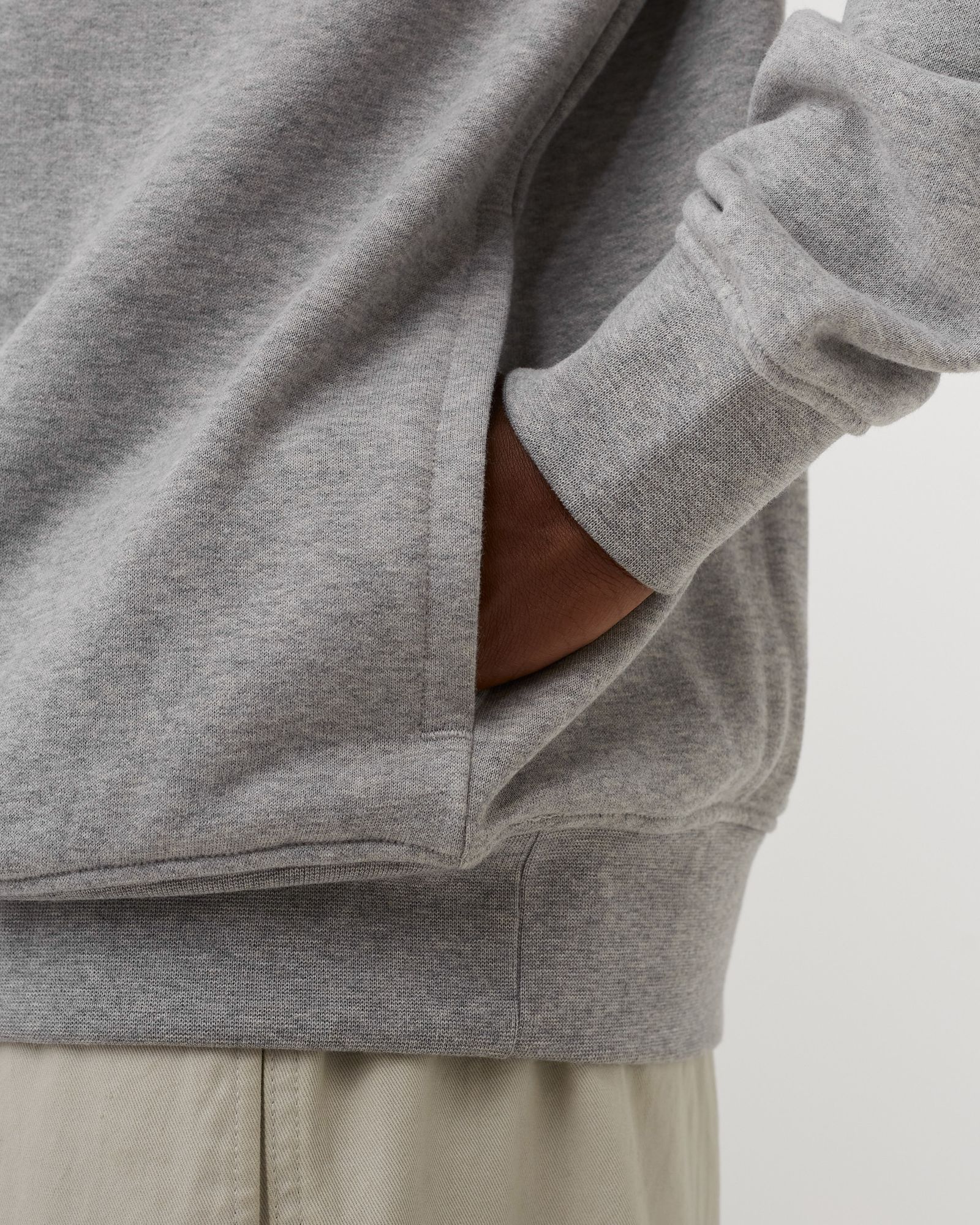 LONGSLEEVE SWEATSHIRT