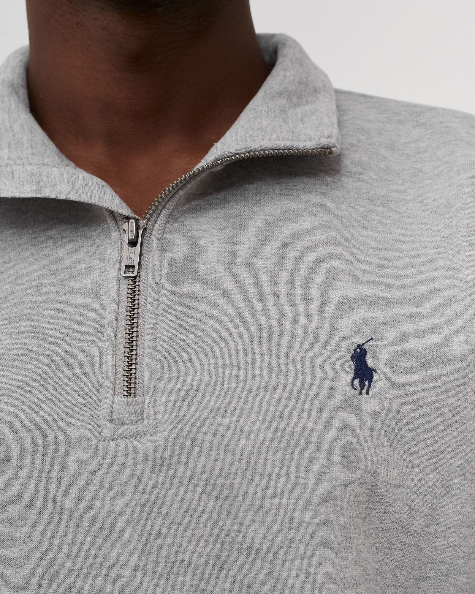 LONGSLEEVE SWEATSHIRT