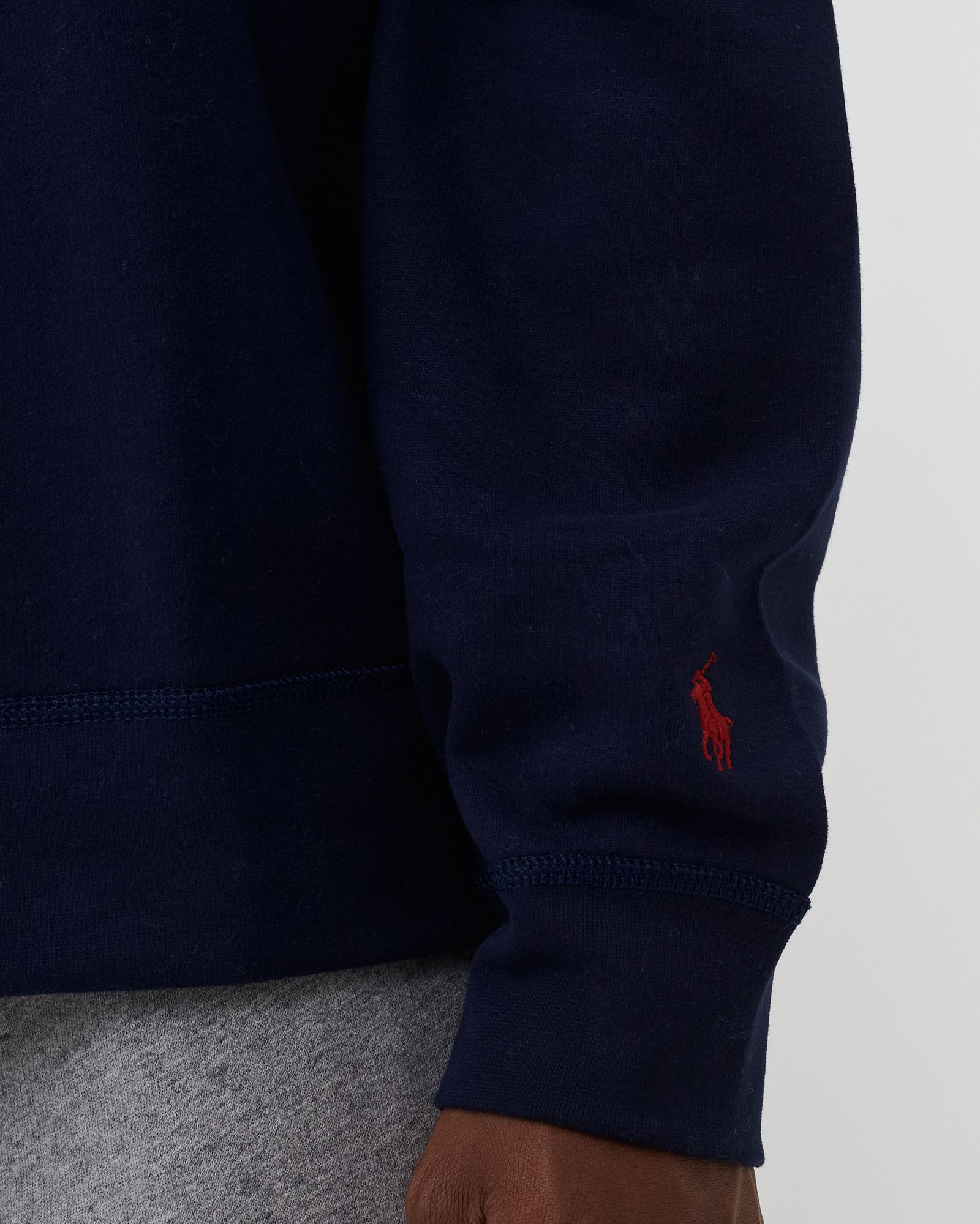 LONGSLEEVE SWEATSHIRT