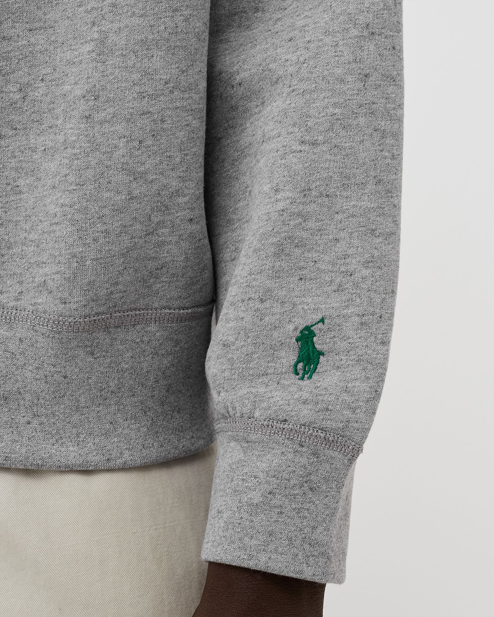 LONGSLEEVE SWEATSHIRT