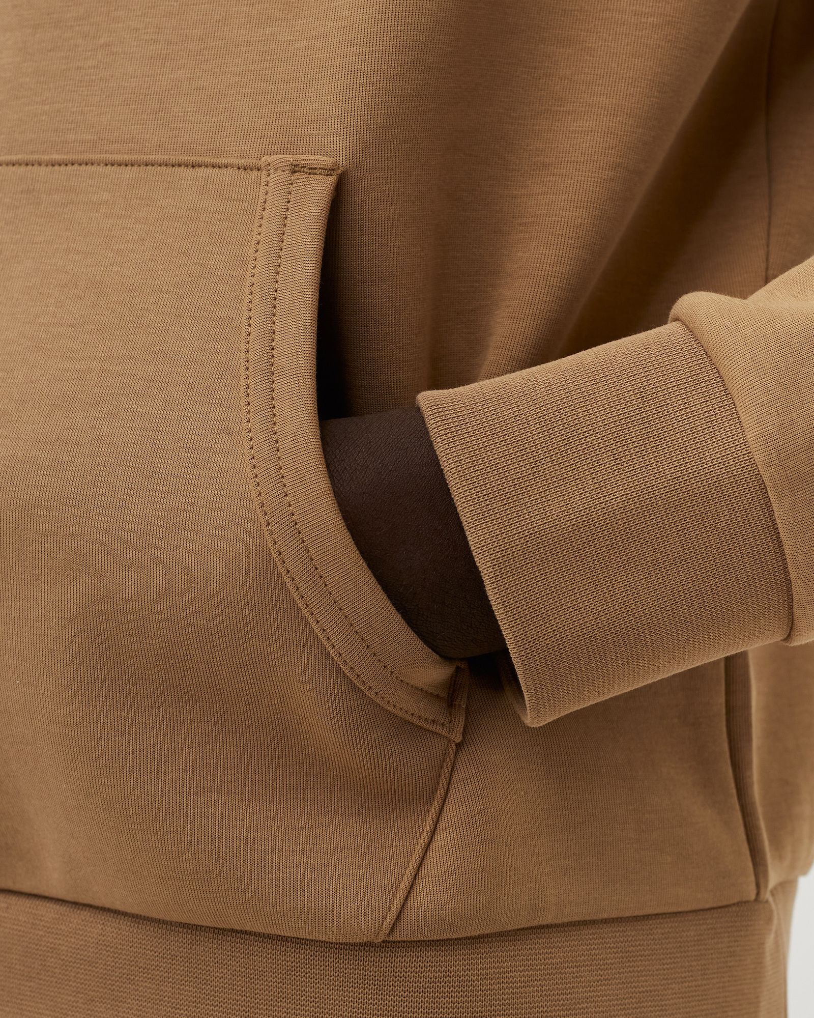 LONGSLEEVE HOODED SWEATSHIRT