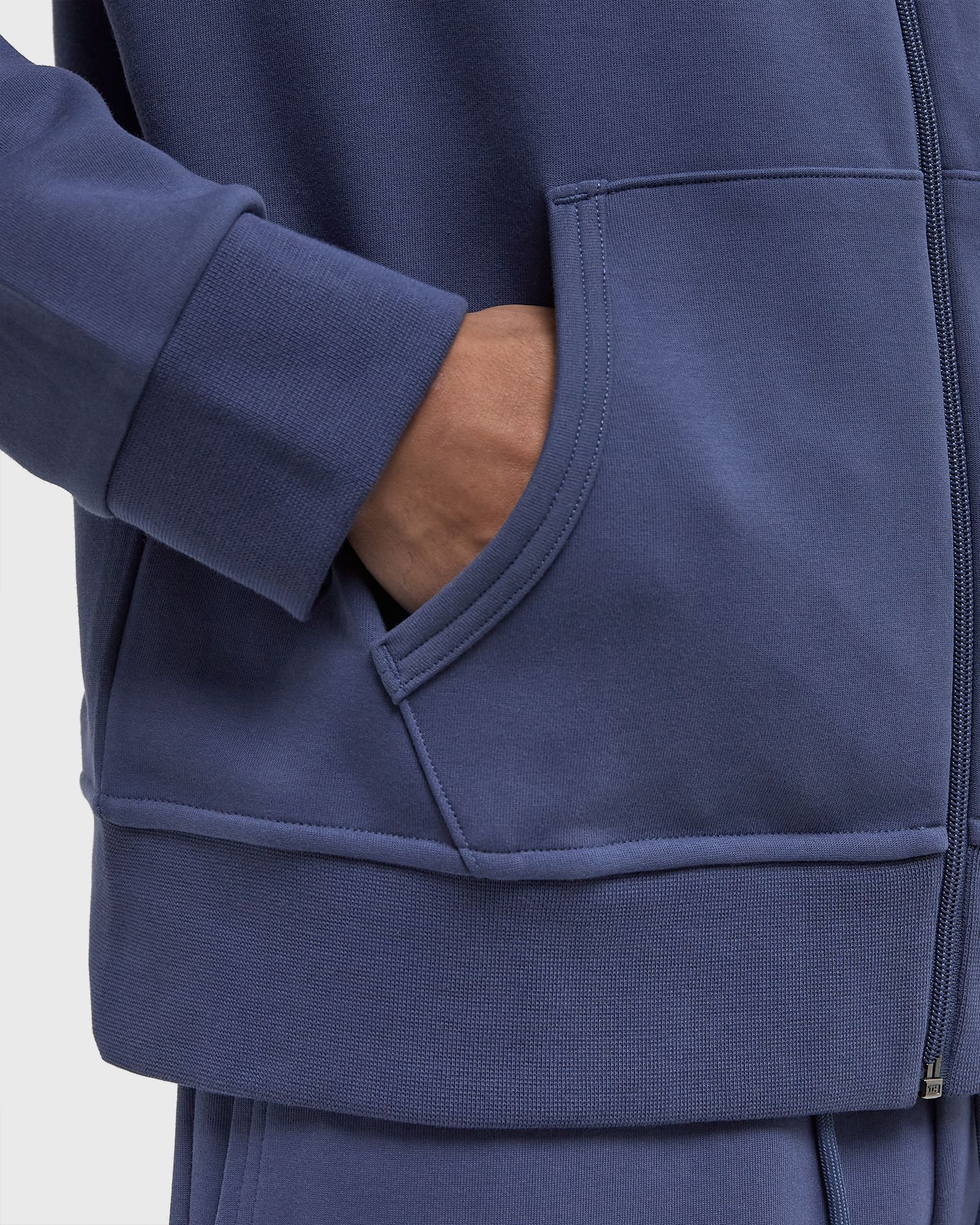 LONG SLEEVE SWEATSHIRT